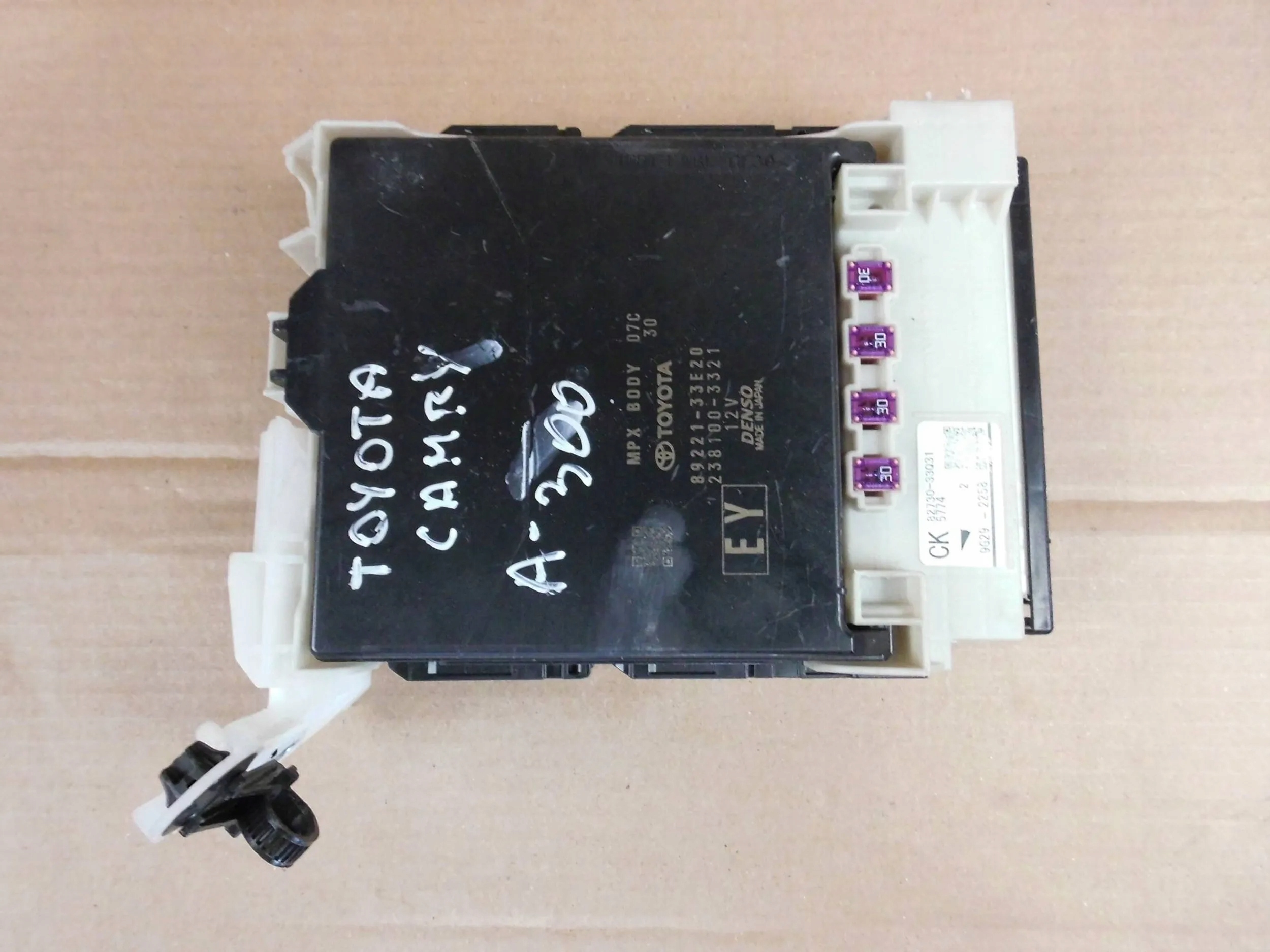 TOYOTA CAMRY MODULO MPX 8273033Q31 8922133E20