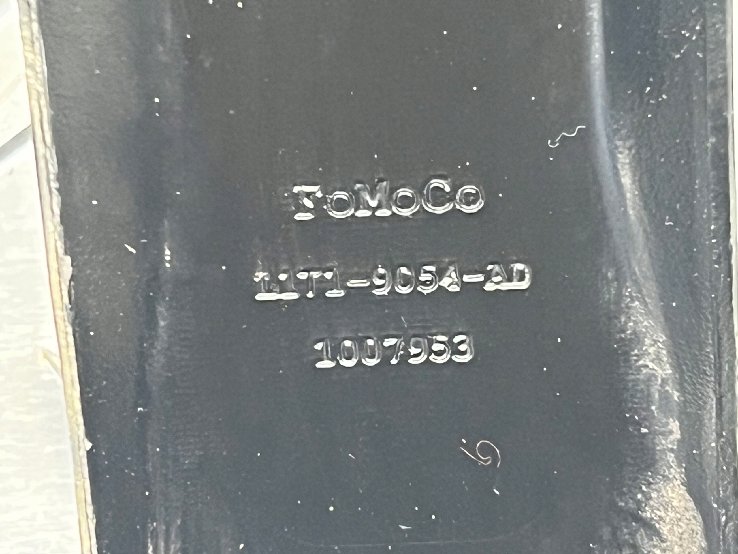 Halter tank FORD PUMA 2 2019 L1T1-9054-AD
