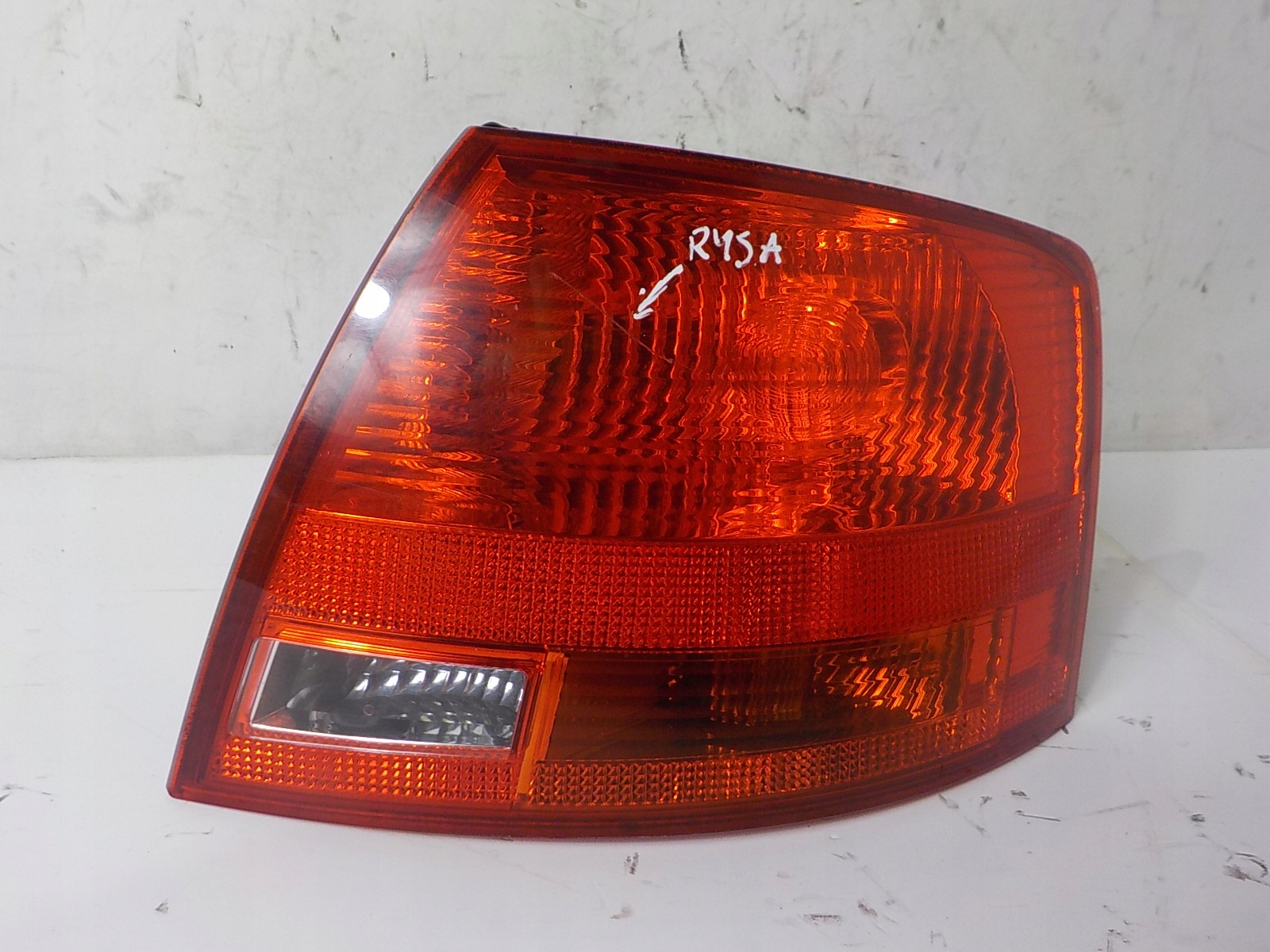 AUDI A4 B7 KOMBI light right rear part rear
