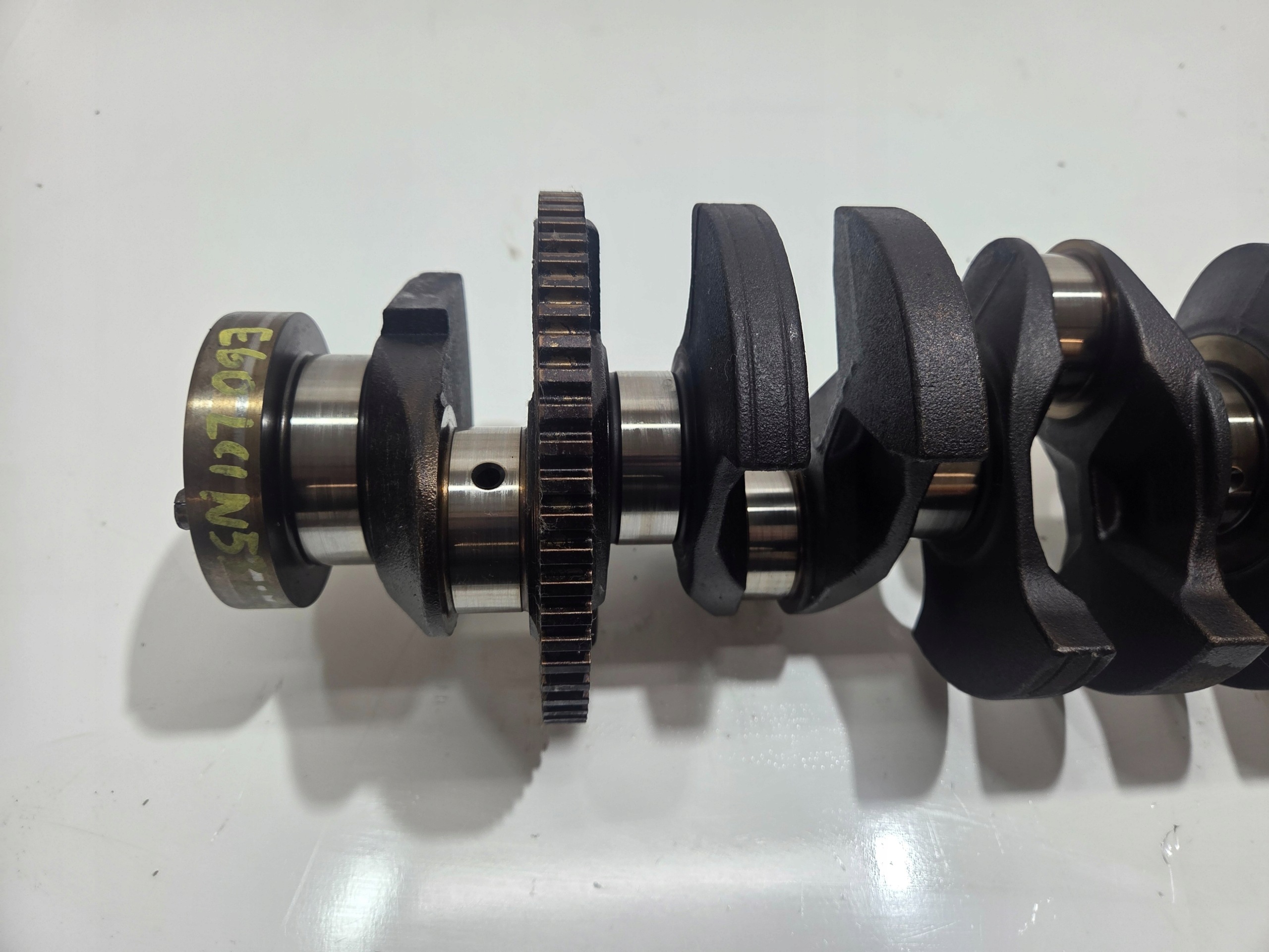 főtengely BMW E60 N53B30A OE 7541970