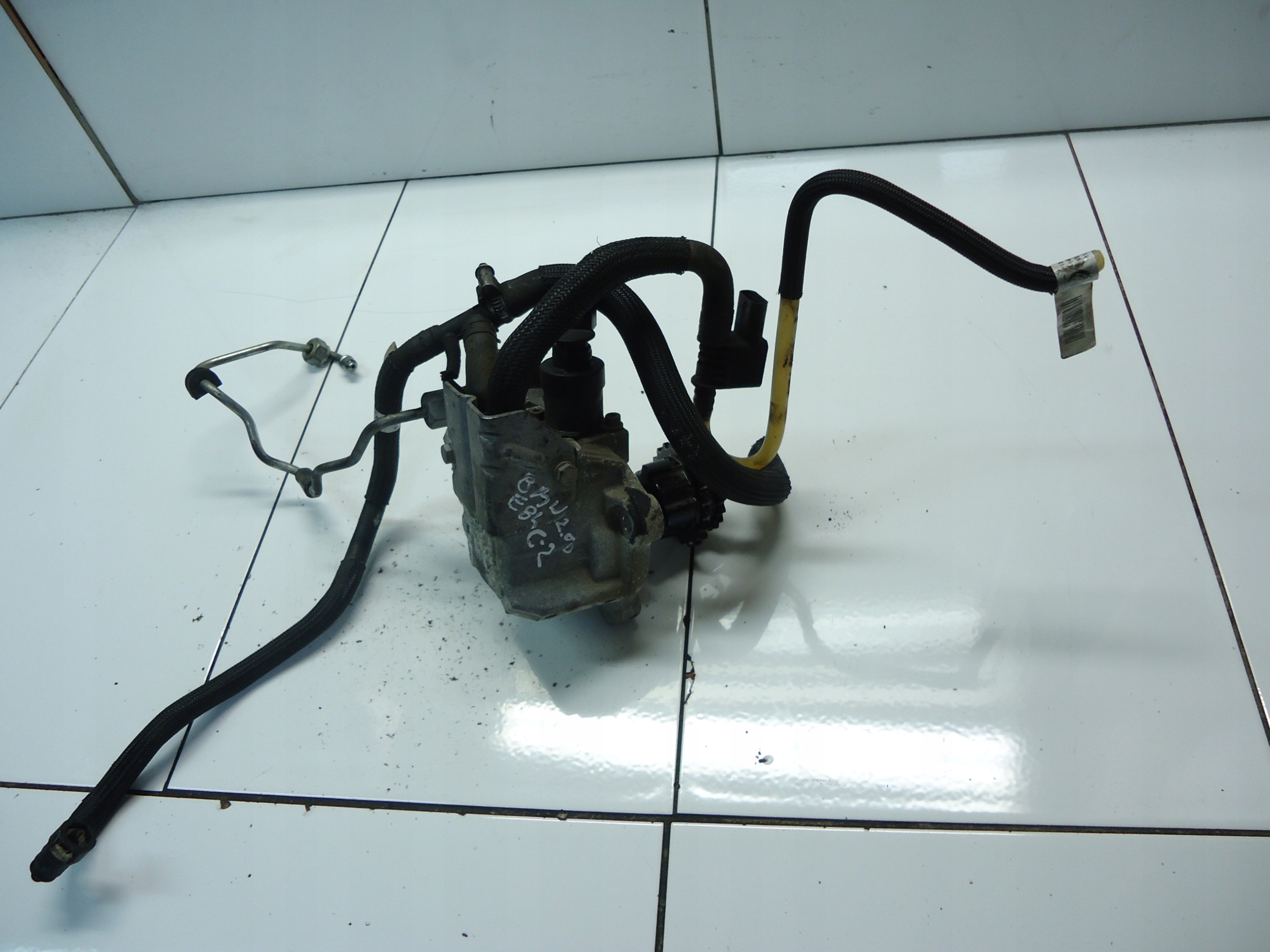 BMW 3 E90 2.0D N47D20C injection pump 0445010524