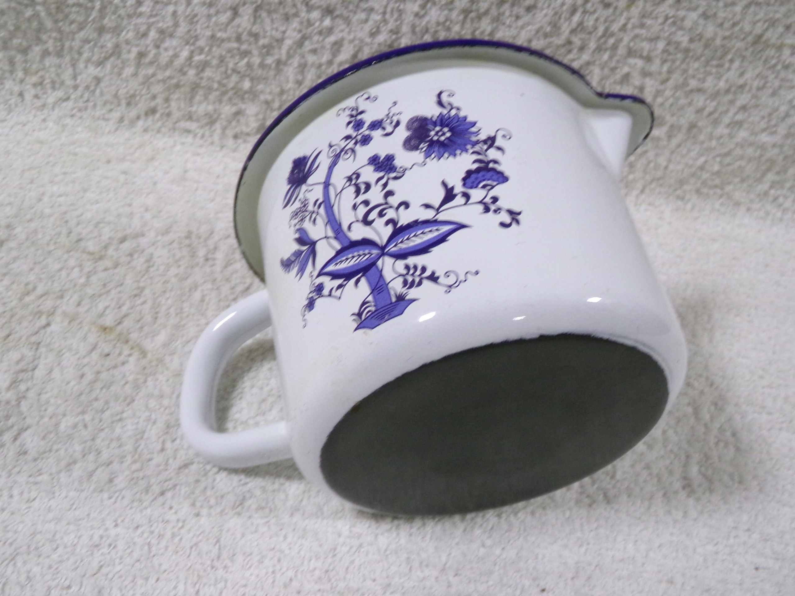 1 LITROWY GARNUSZEK EMALIOWANY