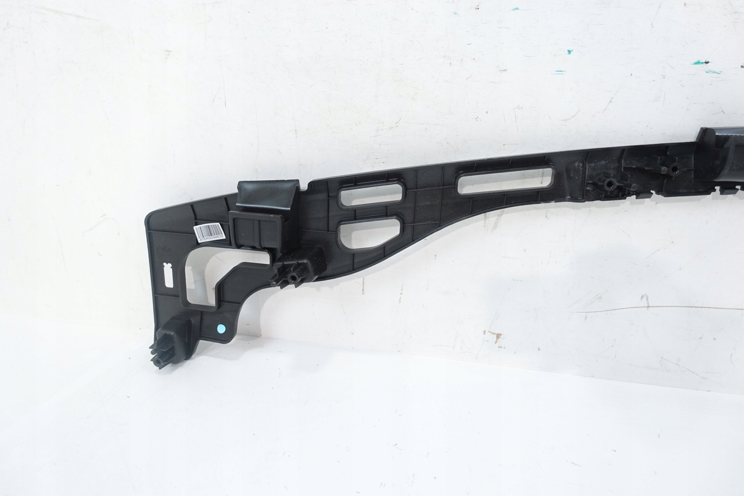 HYUNDAI KONA II EV 2023- Support Support plaque Pare choc Arrière DD847-28000