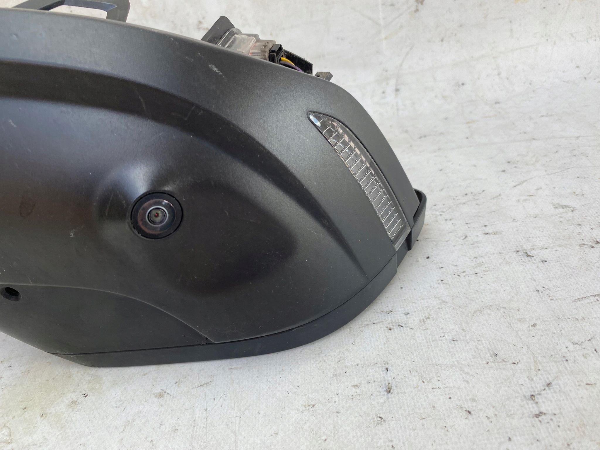 AUDI Q8 E-TRON 22- mirror left support 10 PIN 4KL857409