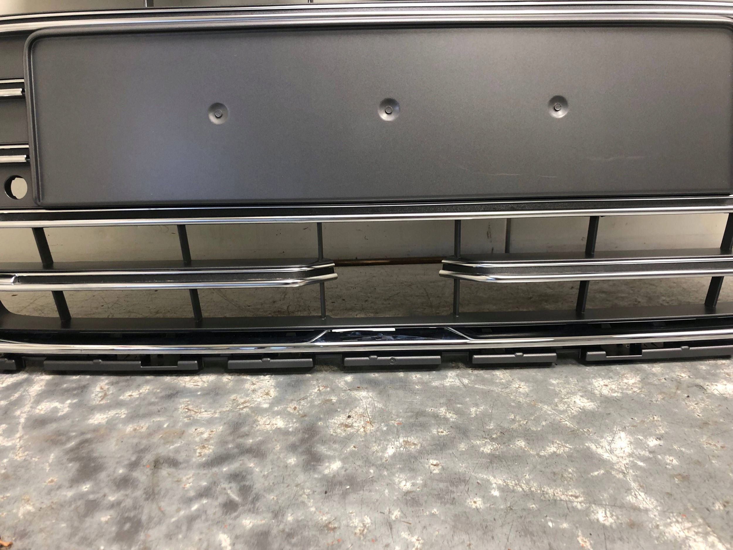 maska maska PDC ispod RADAR AUDI S3 8V LIFT 8V3853651AE