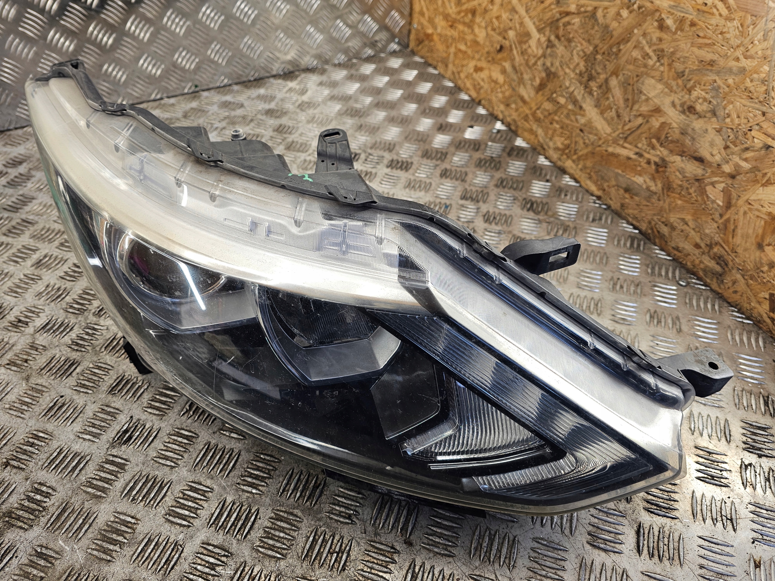 NISSAN QASHQAI 2 J11 light right front right front REFLEKTOR lens