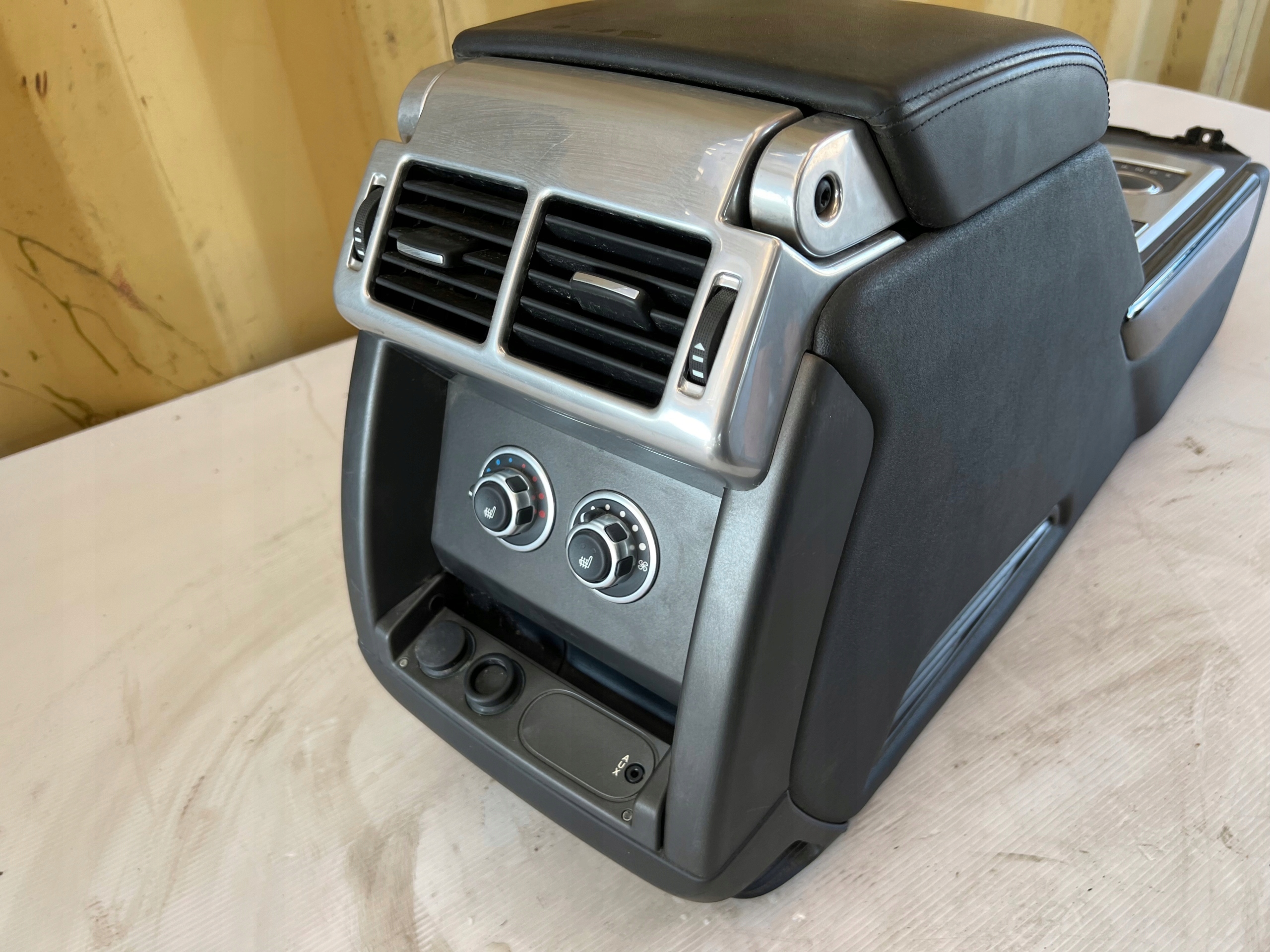 тунель середина бардачок Range Rover III L322