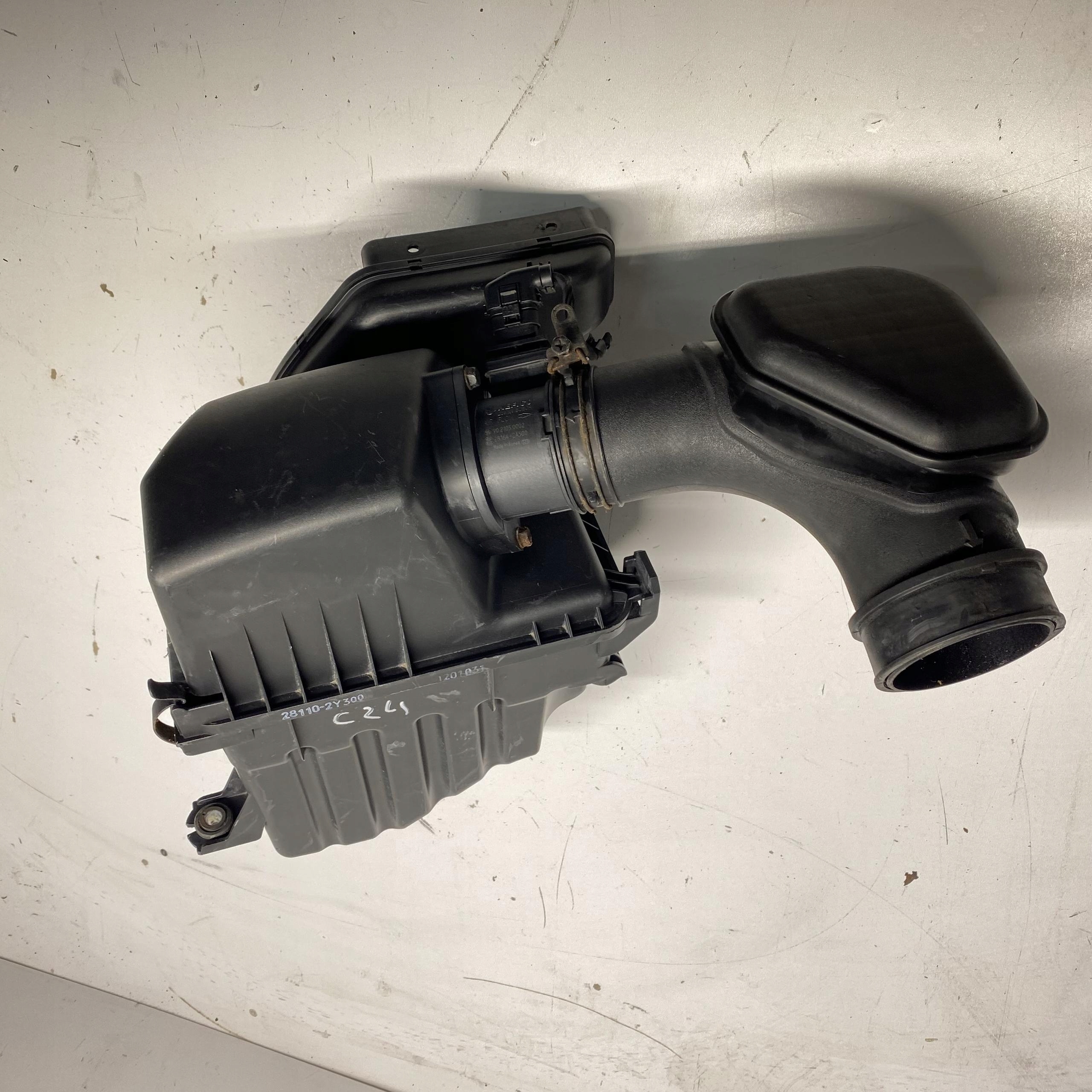 Gehäuse filter luft HYUNDAI IX35 28110-2Y300 10-15