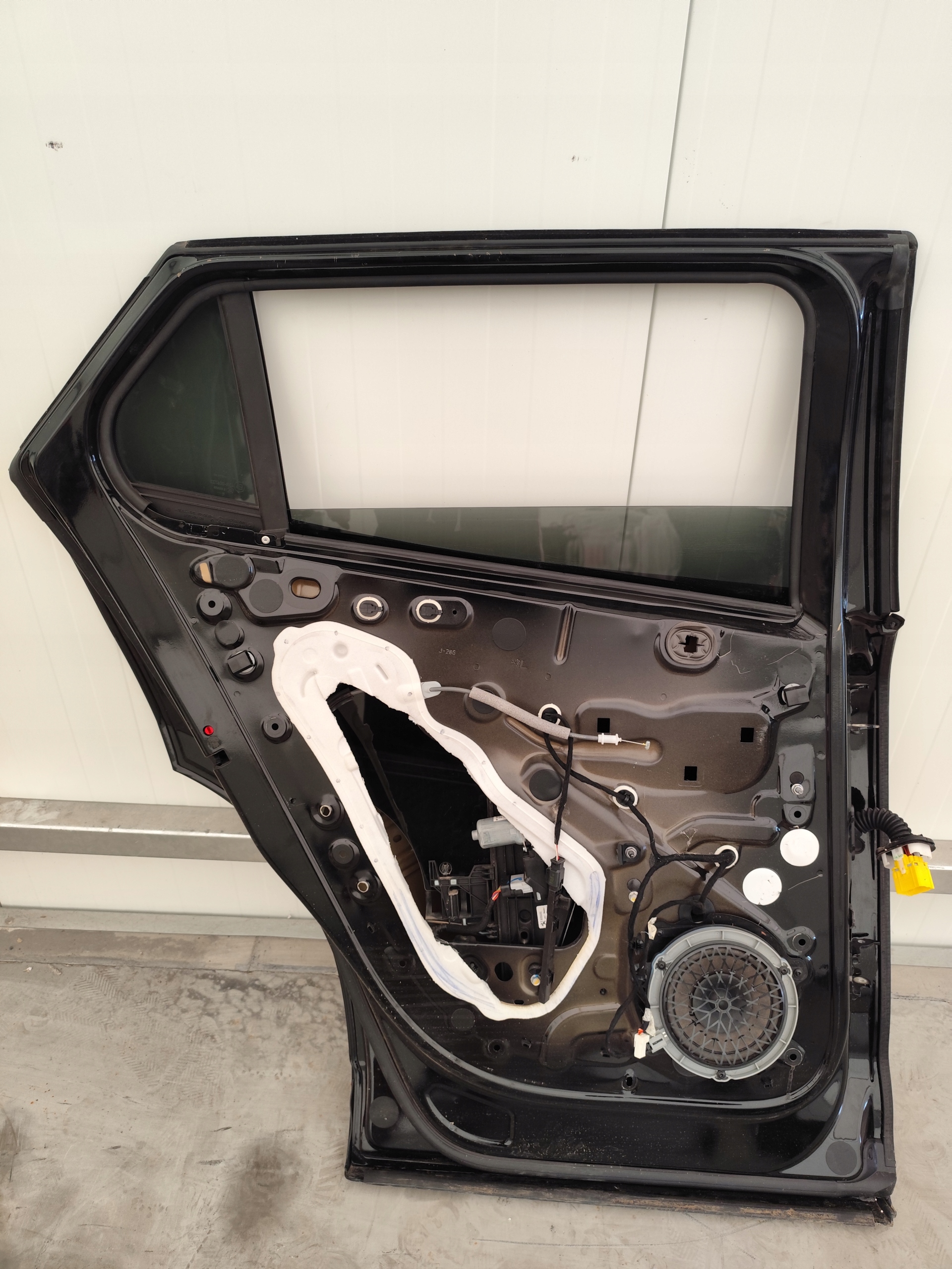 PEUGEOT 2008 II Tür heck links