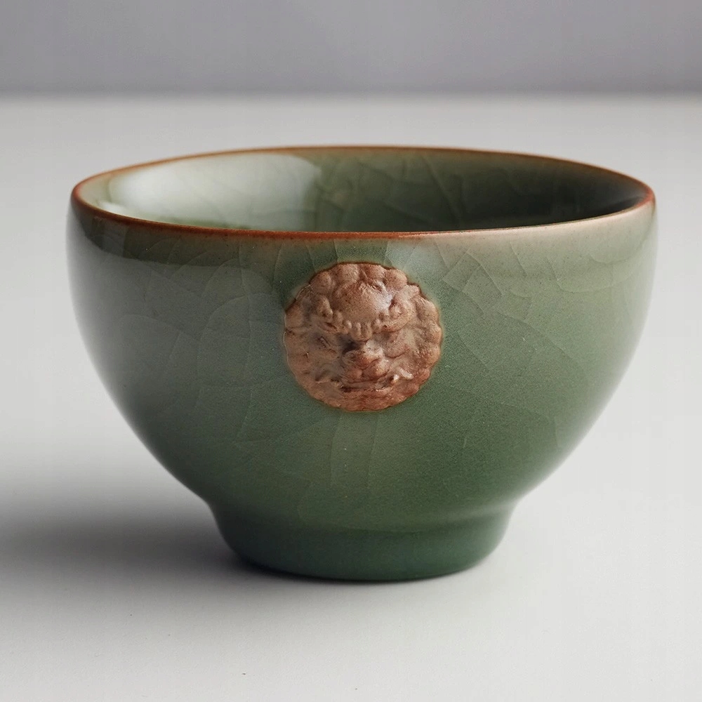 Čajová šálka Longquan Celadon Wrath of the Lion