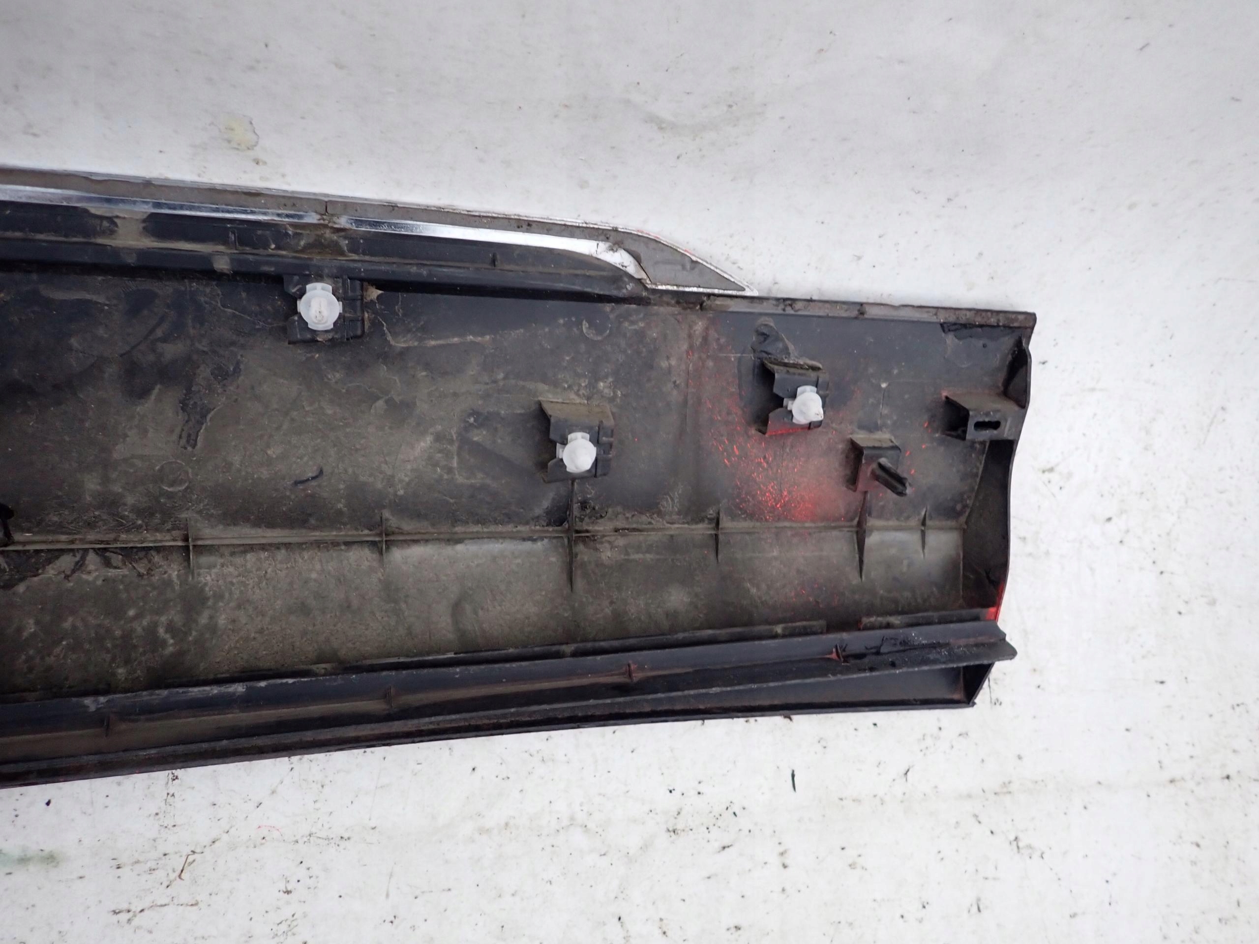 VW TIGUAN II 2 5NA 15-> moulding door left front