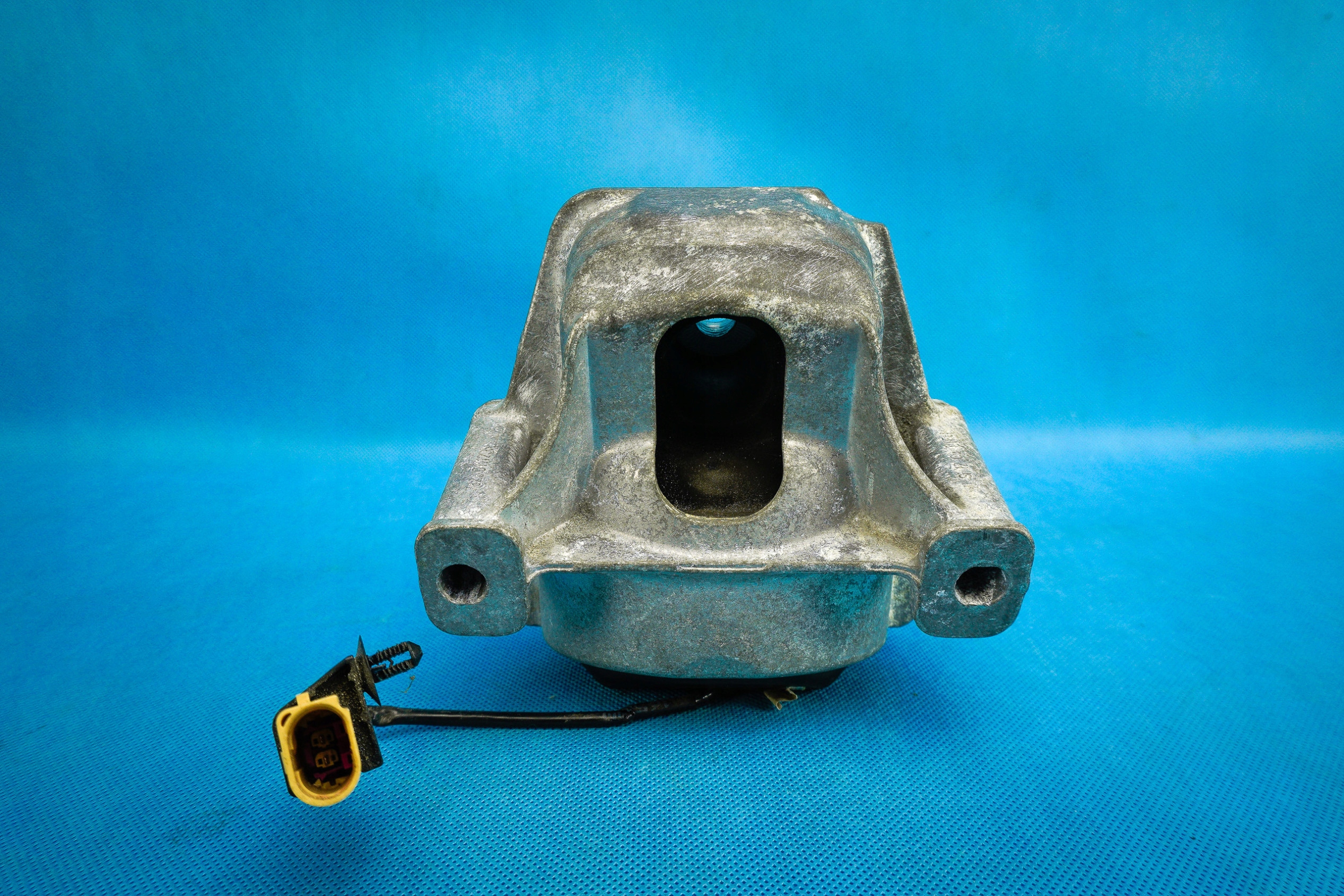 engine mount left Audi Q5 8R 8R0199381Q 3.0TDI 3.0TFSI