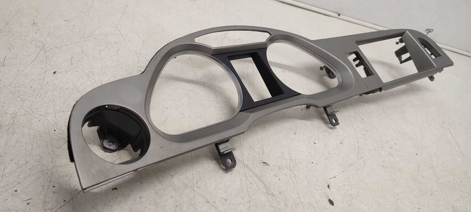 frame cover of the dial Audi A6 C6