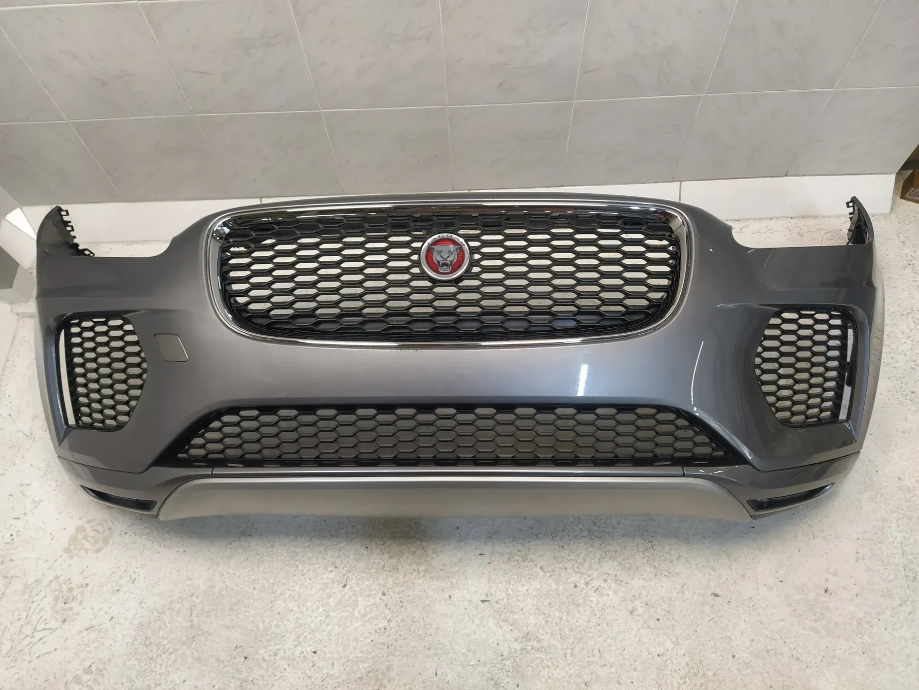 JAGUAR E-PACE X540 R DYNAMIC bumper front front RADAR grill fog lights