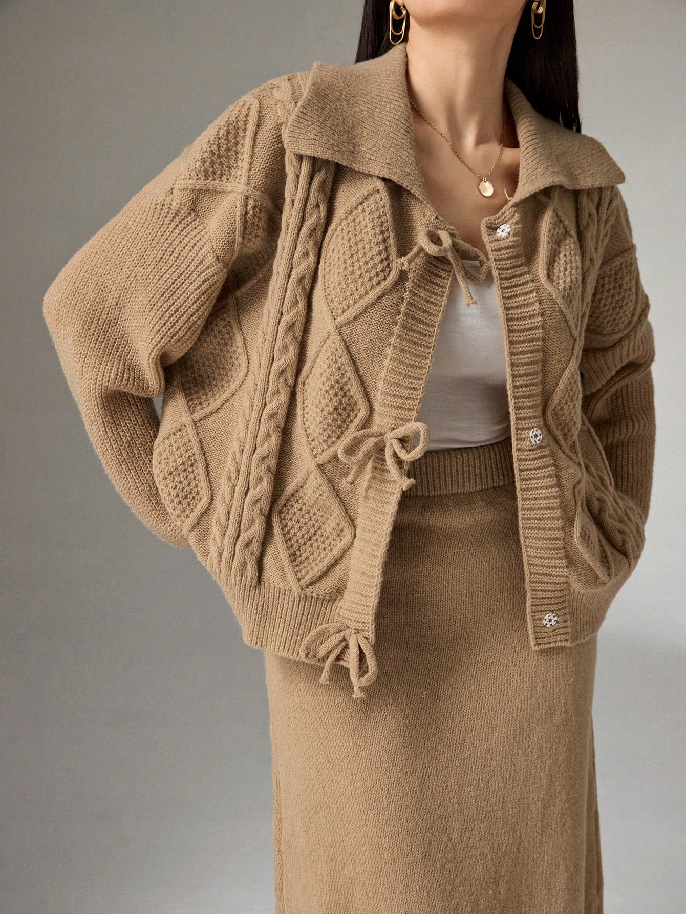 Béžový Ležérní Pletená Sukně A MIDI Sukně Shein M 38