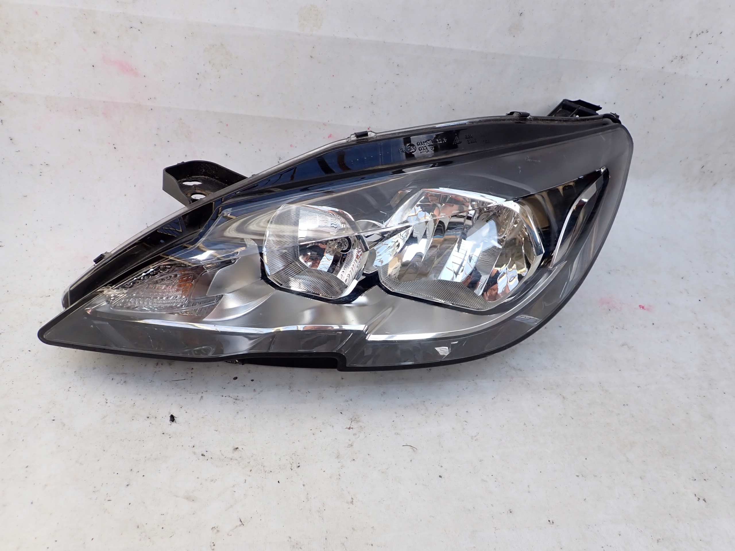 PEUGEOT 308 II T9 13- light left front front