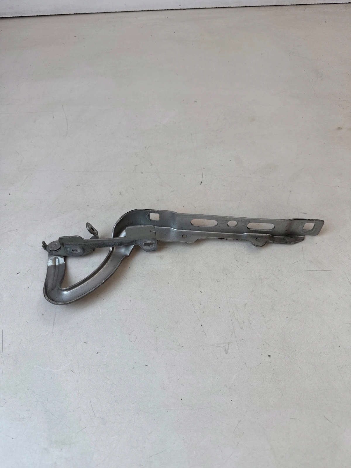 hinge bonnets front front left Peugeot 208 and