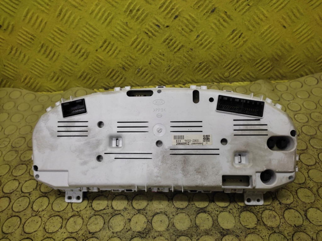 KIA CARENS III 2.0 CRDI dials 940031D810