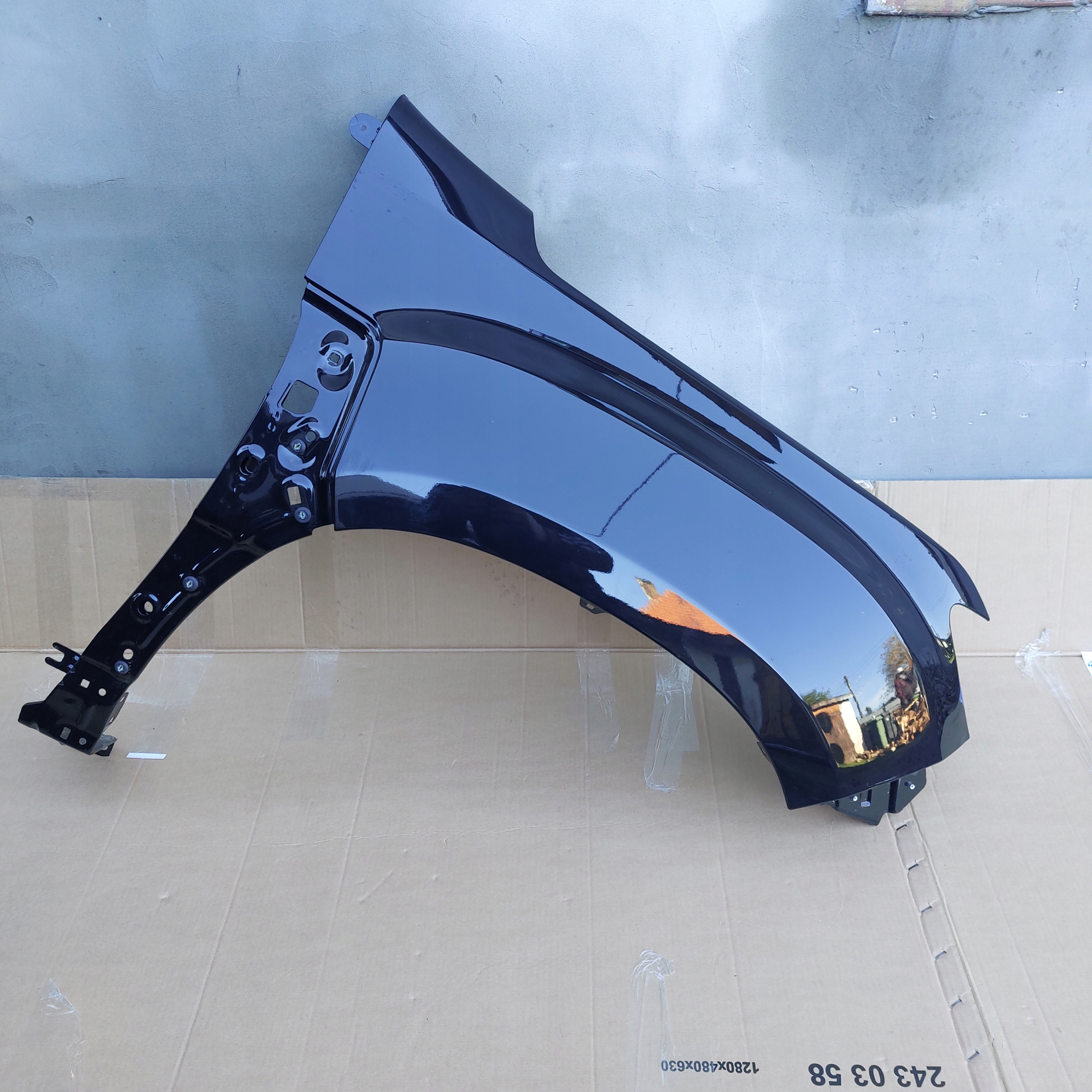 DACIA DUSTER II 2 17-21 BŁOTNIK PRAWY PRZÓD PRZEDNI