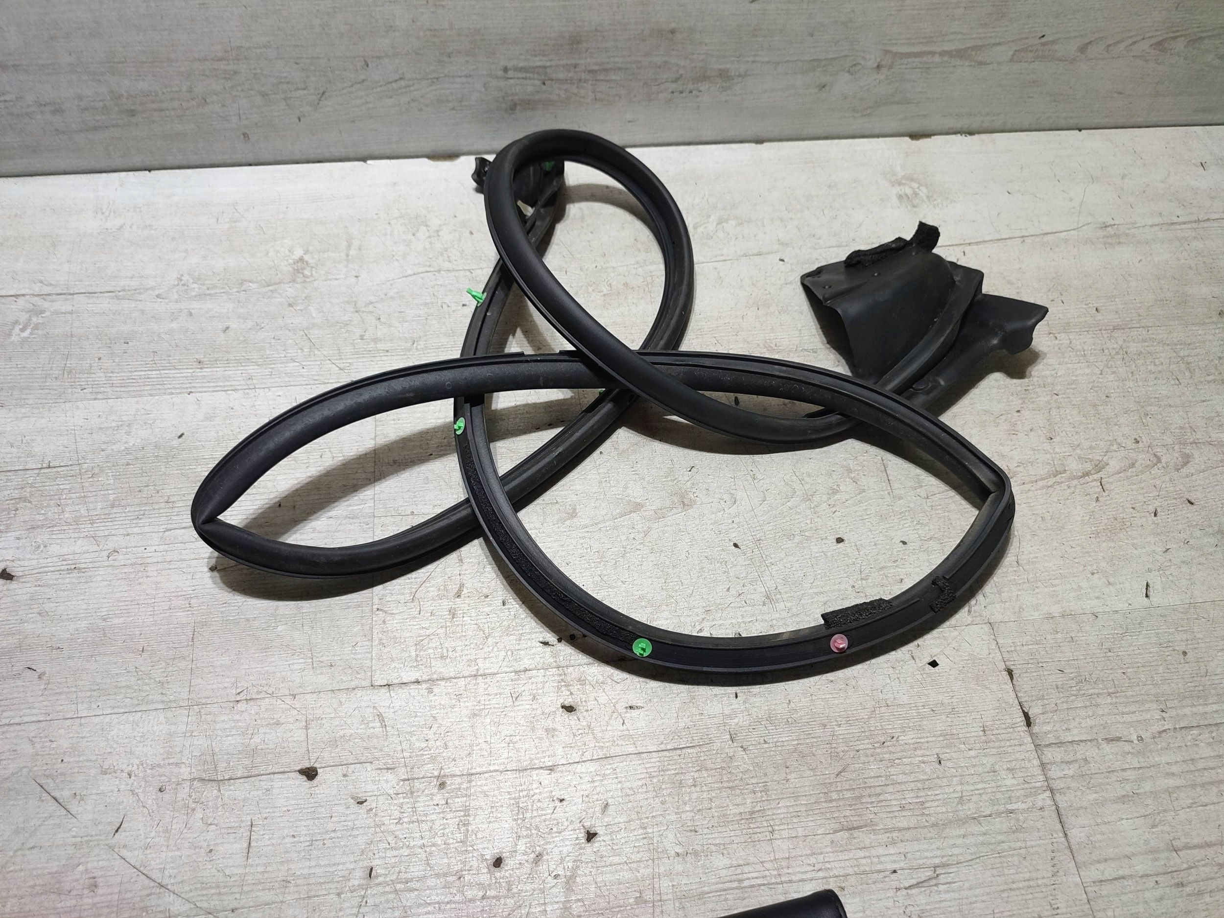 Lexus RC 2019 front side right rubber gasket door