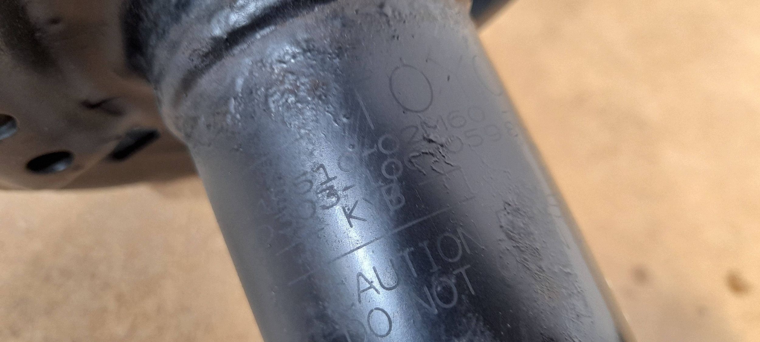 Toyota Corolla E21 1,8H shock absorber front right 4851002M60 (F37)
