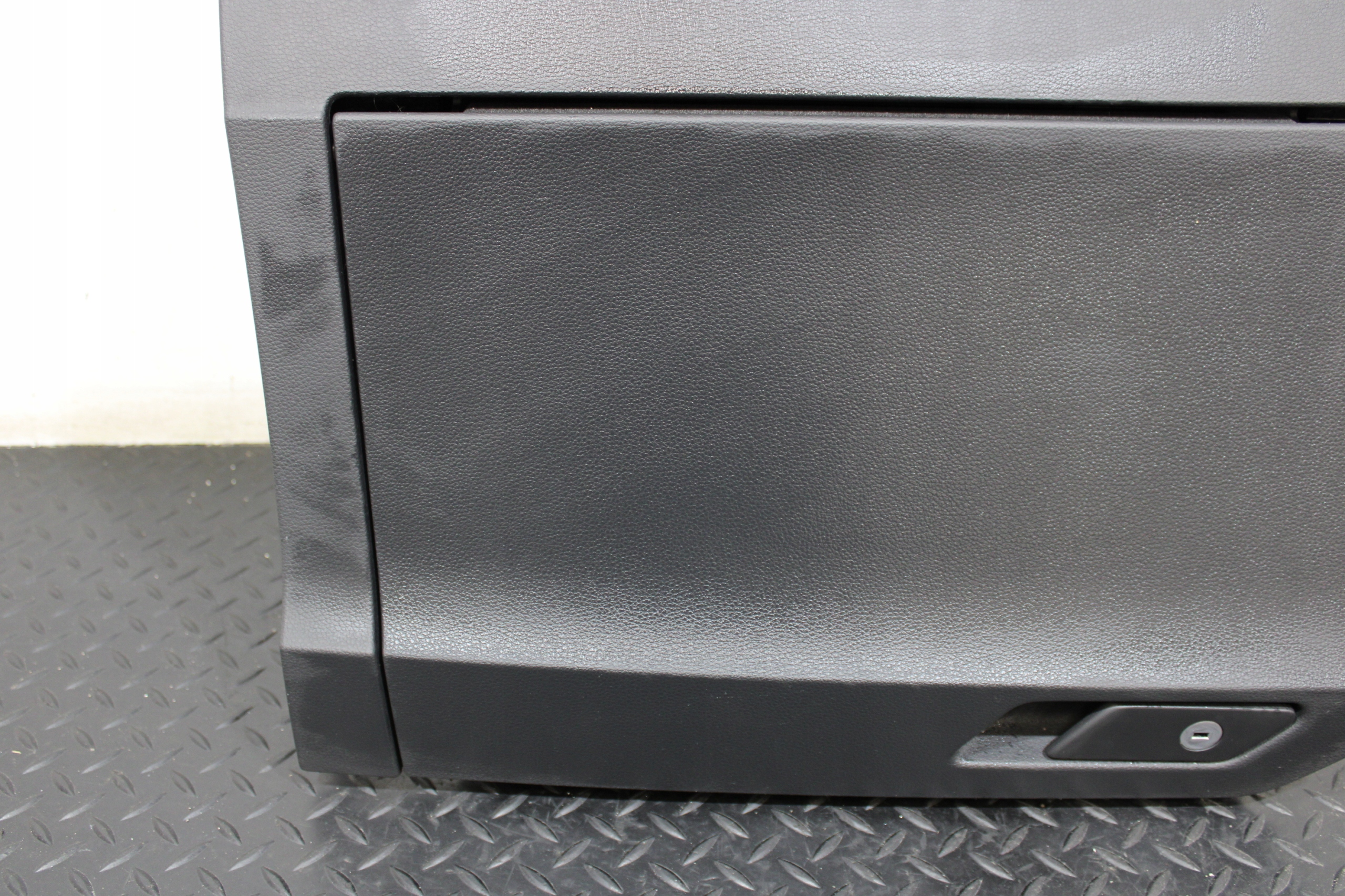 passenger compartment consoles AUDI Q3 II 2 83A 83B857035