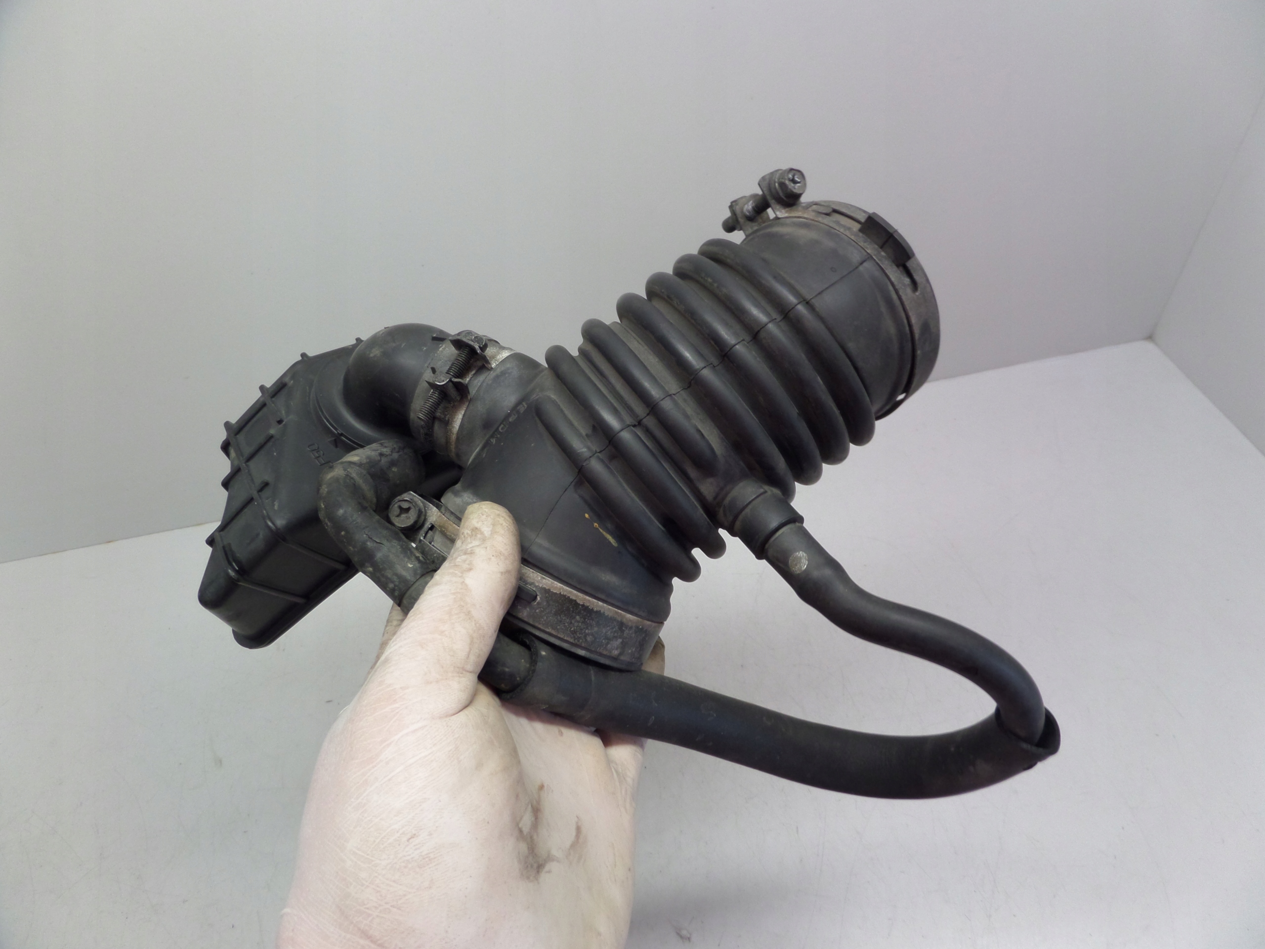 Schlauch rohr luft DOLOT 1.6B MAZDA 3 und BK LF50132211