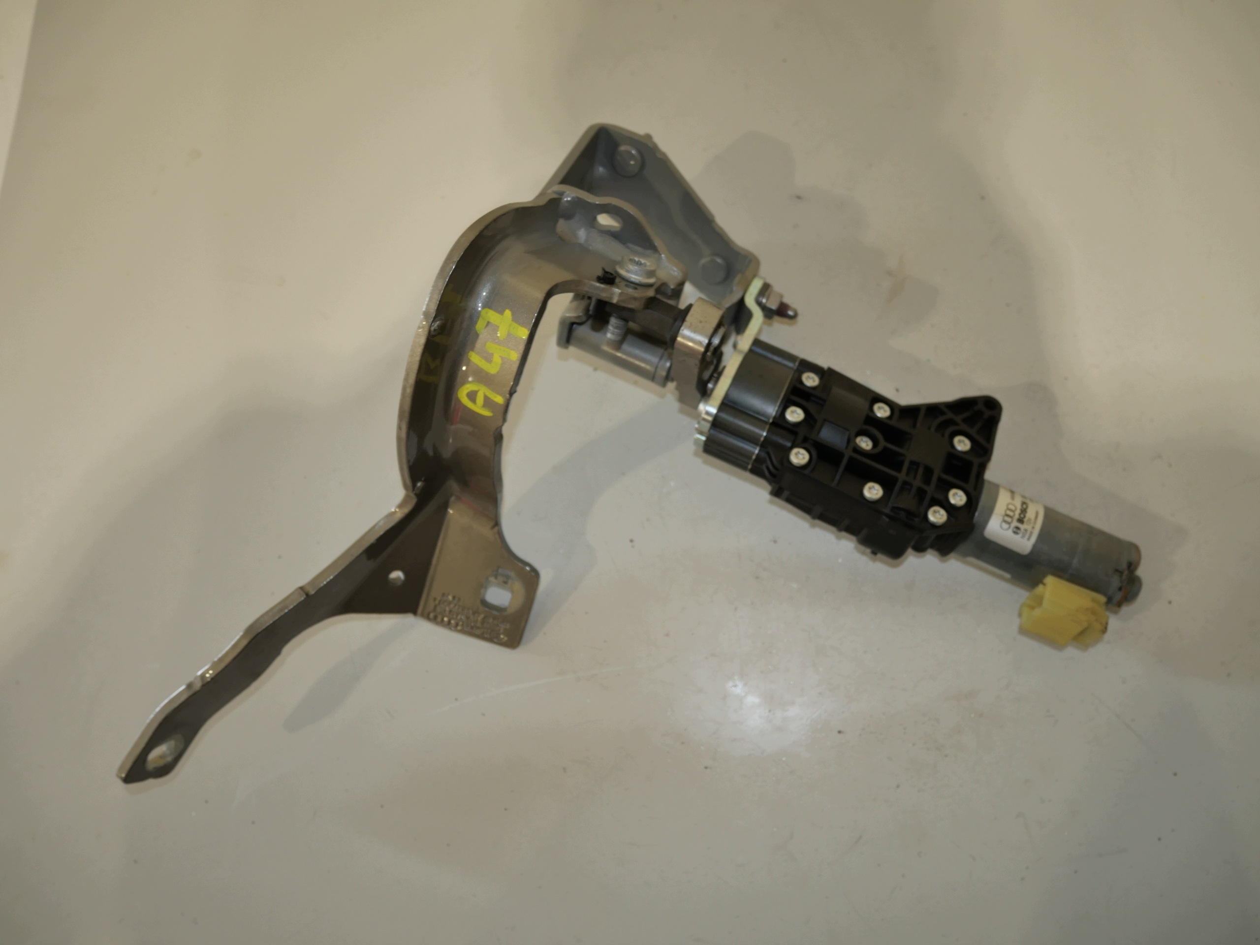 lock DOCIAG bonnet boot AUDI 4K9327300A