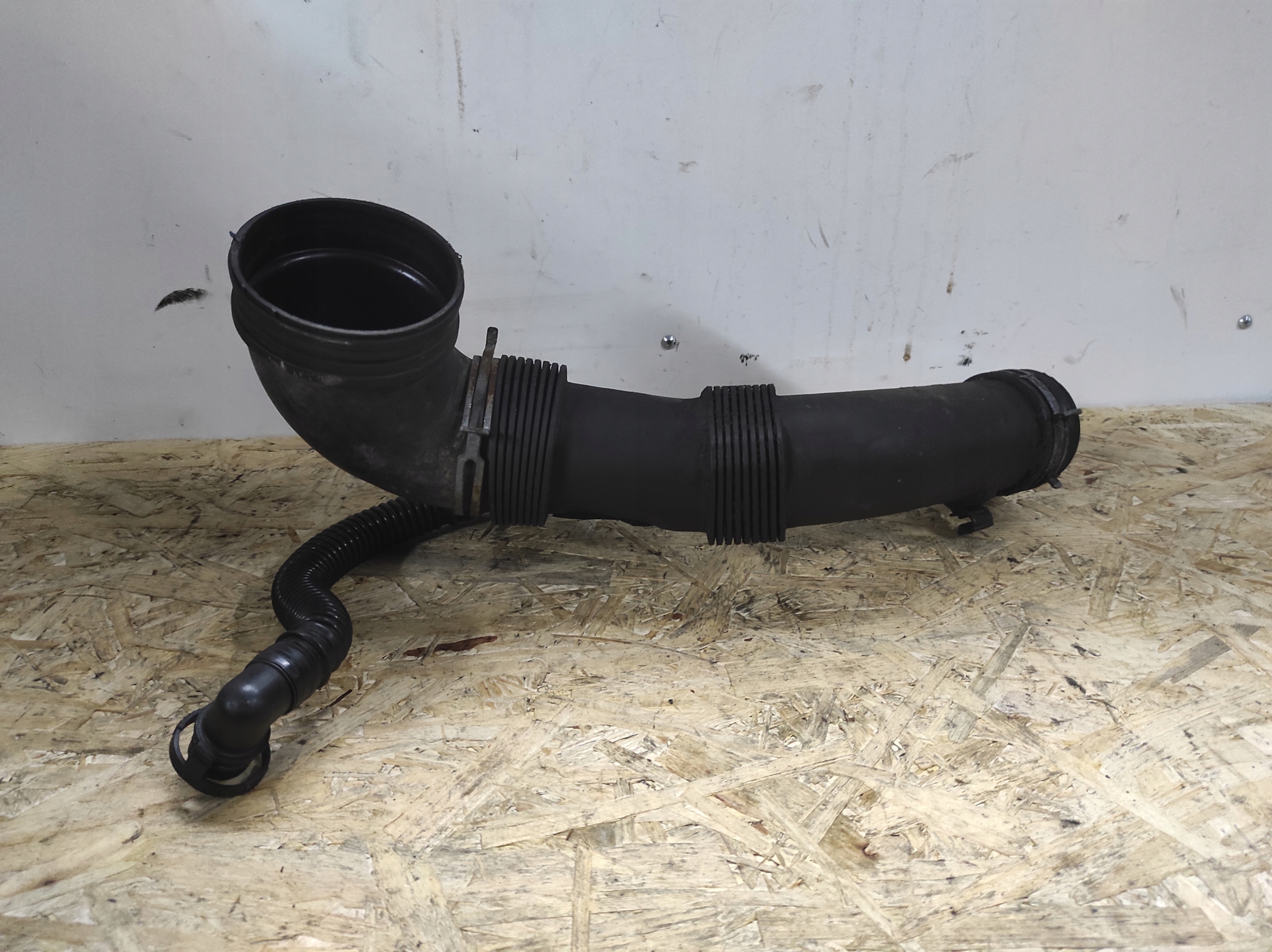 pipe tube VW CADDY 1.9 TDI 2.0 3C0129654 M
