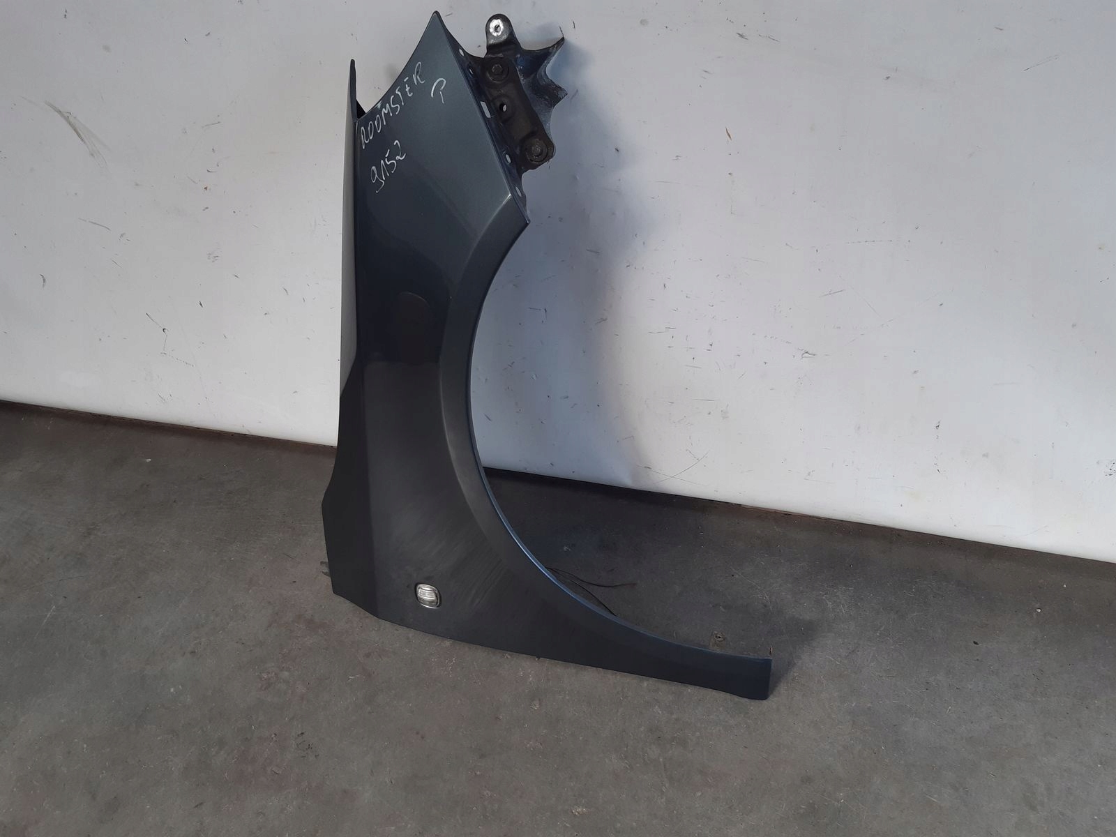 fender right front front Skoda Roomster 9153