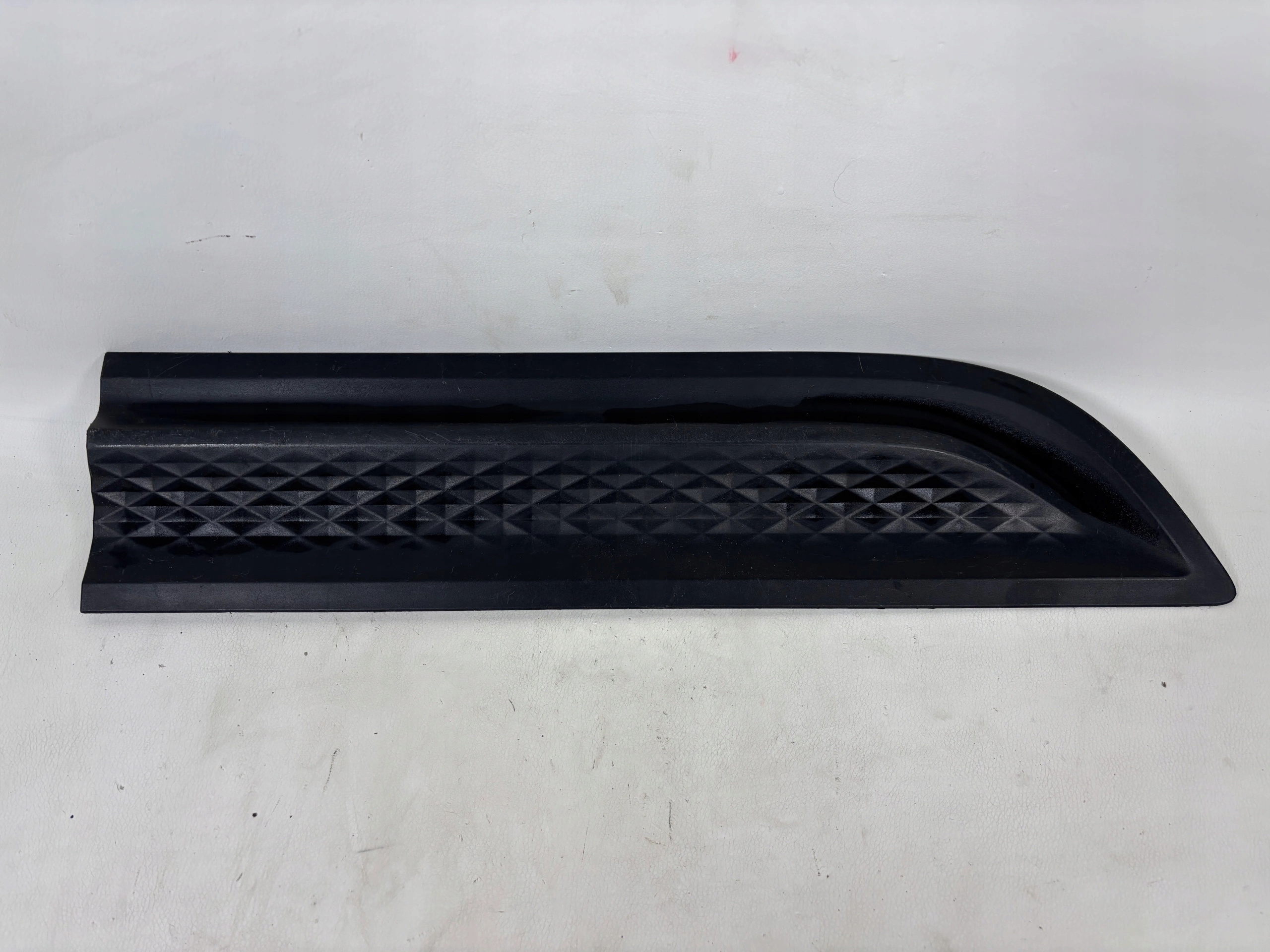 Porsche Macan moulding door right rear part 95B8398901R