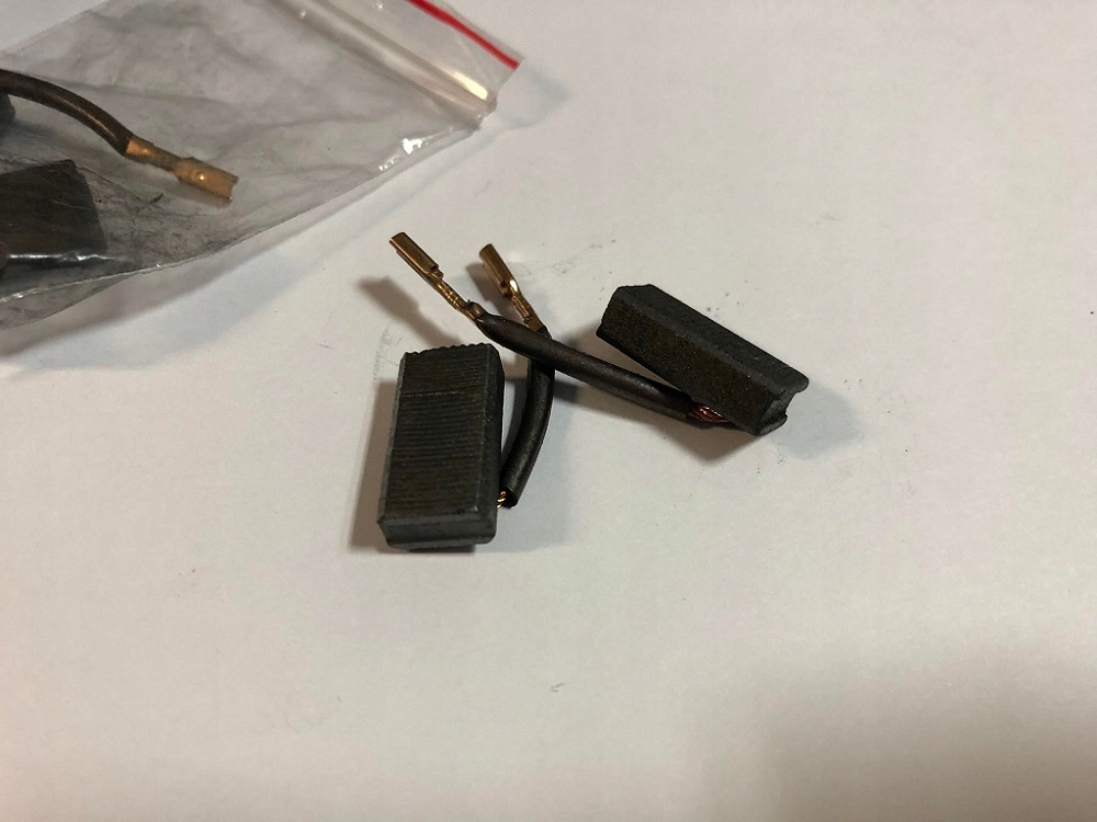 

Dedra XDED7927.04 Szczotki Do Mieszadła DED7927