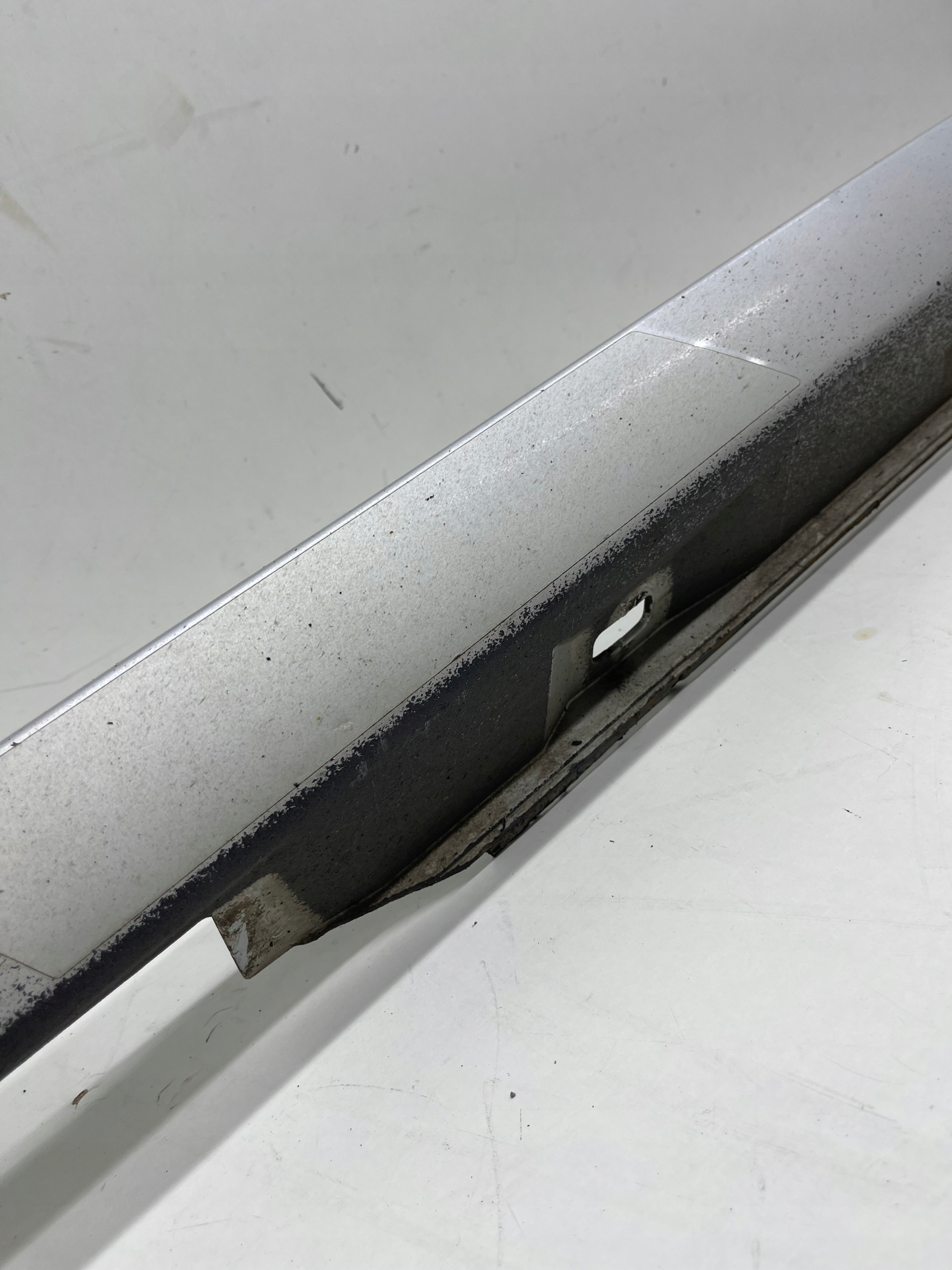 AUDI A6 C7 moulding cap of the threshold threshold left colour LX7W SREBRNA