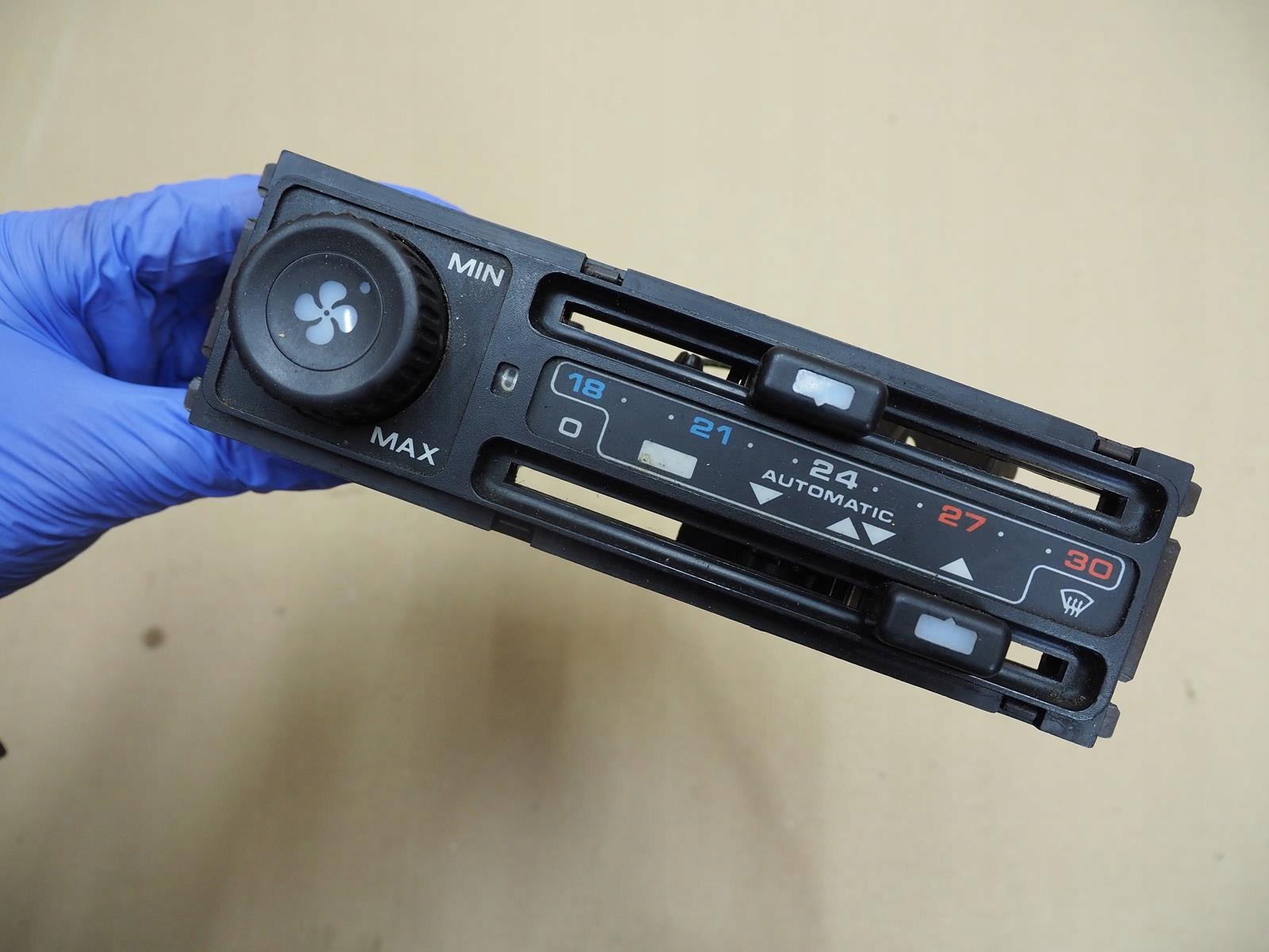 92861312700 PORSCHE 928 ПАНЕЛЬ КОНДИЦИОНИРОВАНИЯ ВОЗДУХА