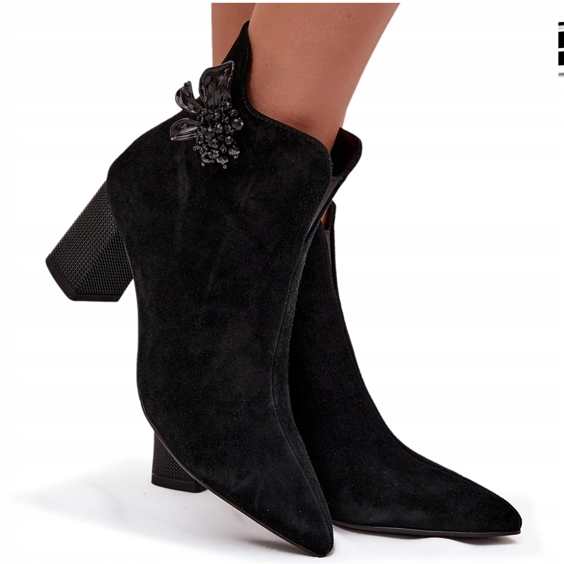 Dámské Kotníkové Boty Z Přírodního Semiše, Ozdobný Sloupek D&a CR52-686 Černé 37