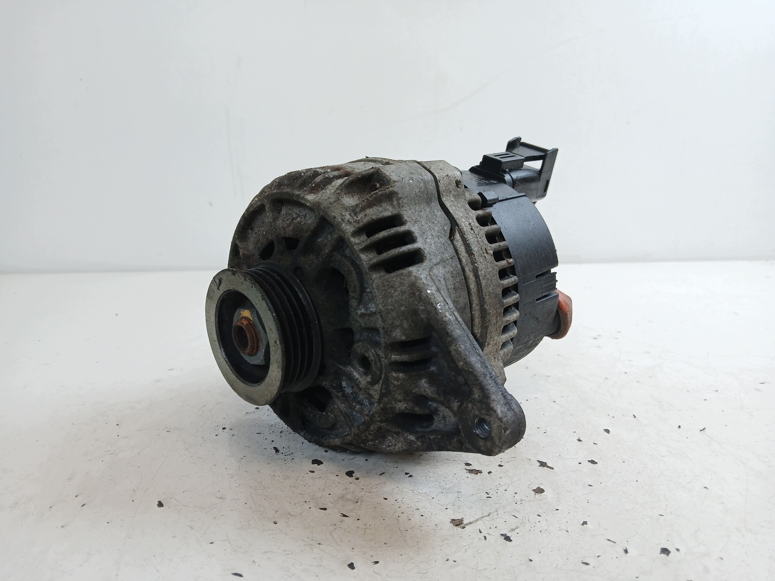 MITSUBISHI CARISMA 1.6 alternator MD327551 95A