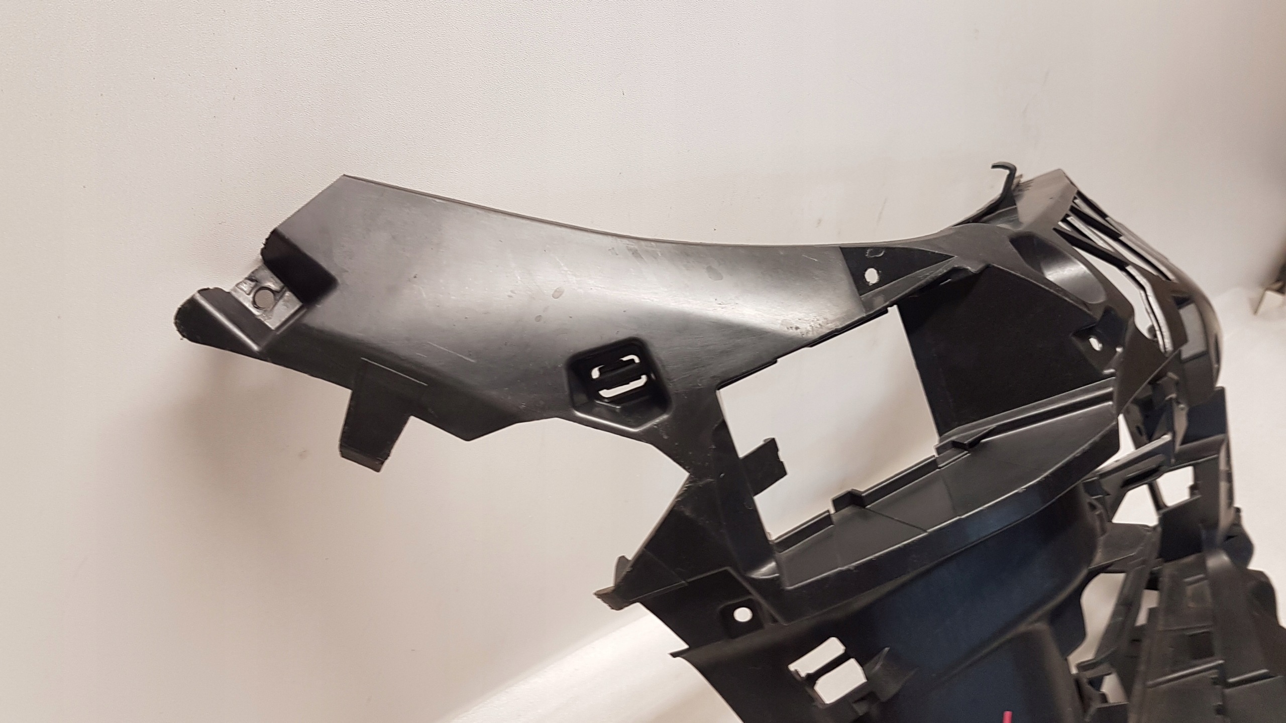 support holder of a bumper right front BMW 3 G20 G21 m-packet 8069348