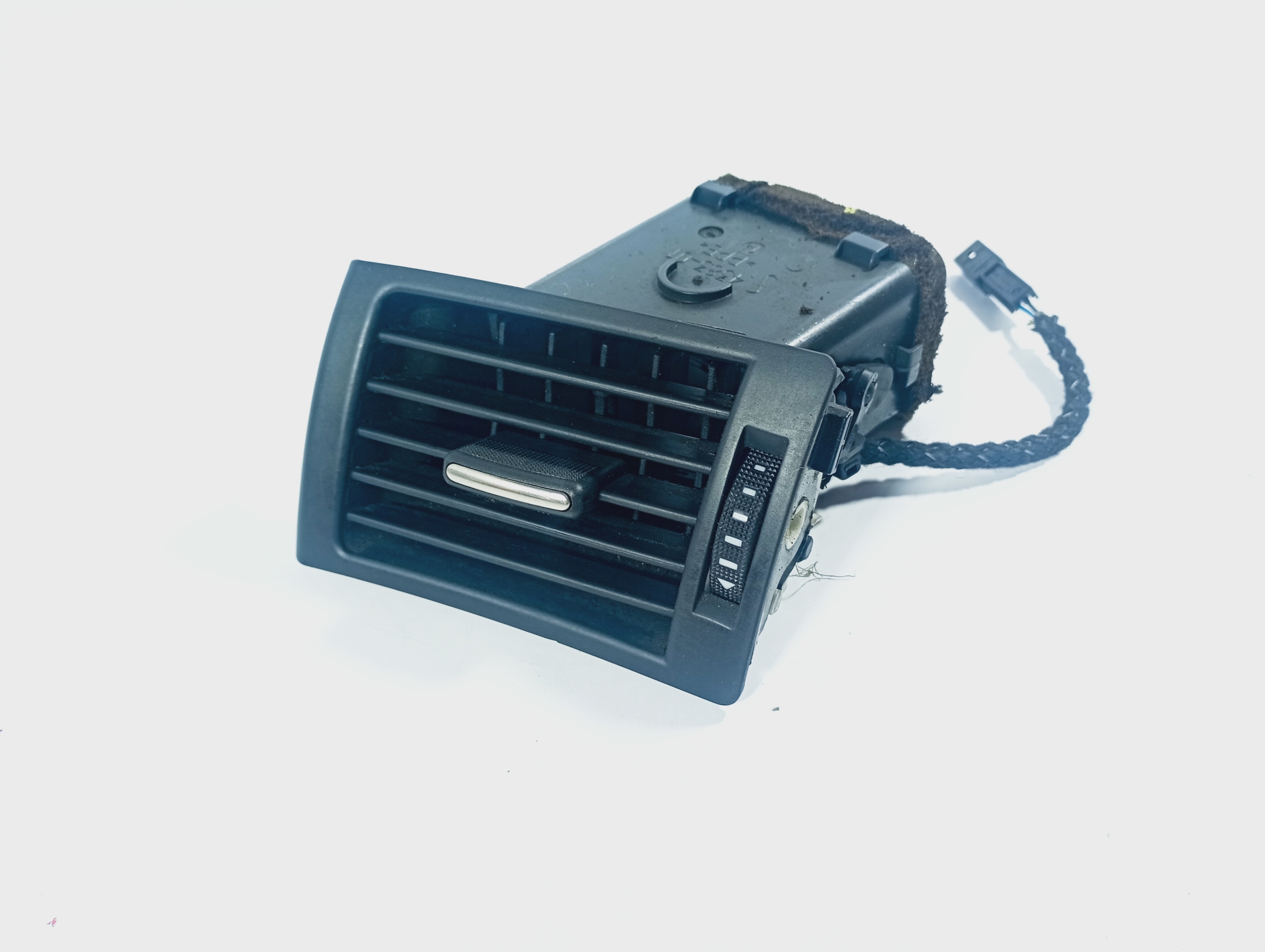 grid air conditioning devices air left driver´s OE 8E0820901F Audi A4 B6 01-02