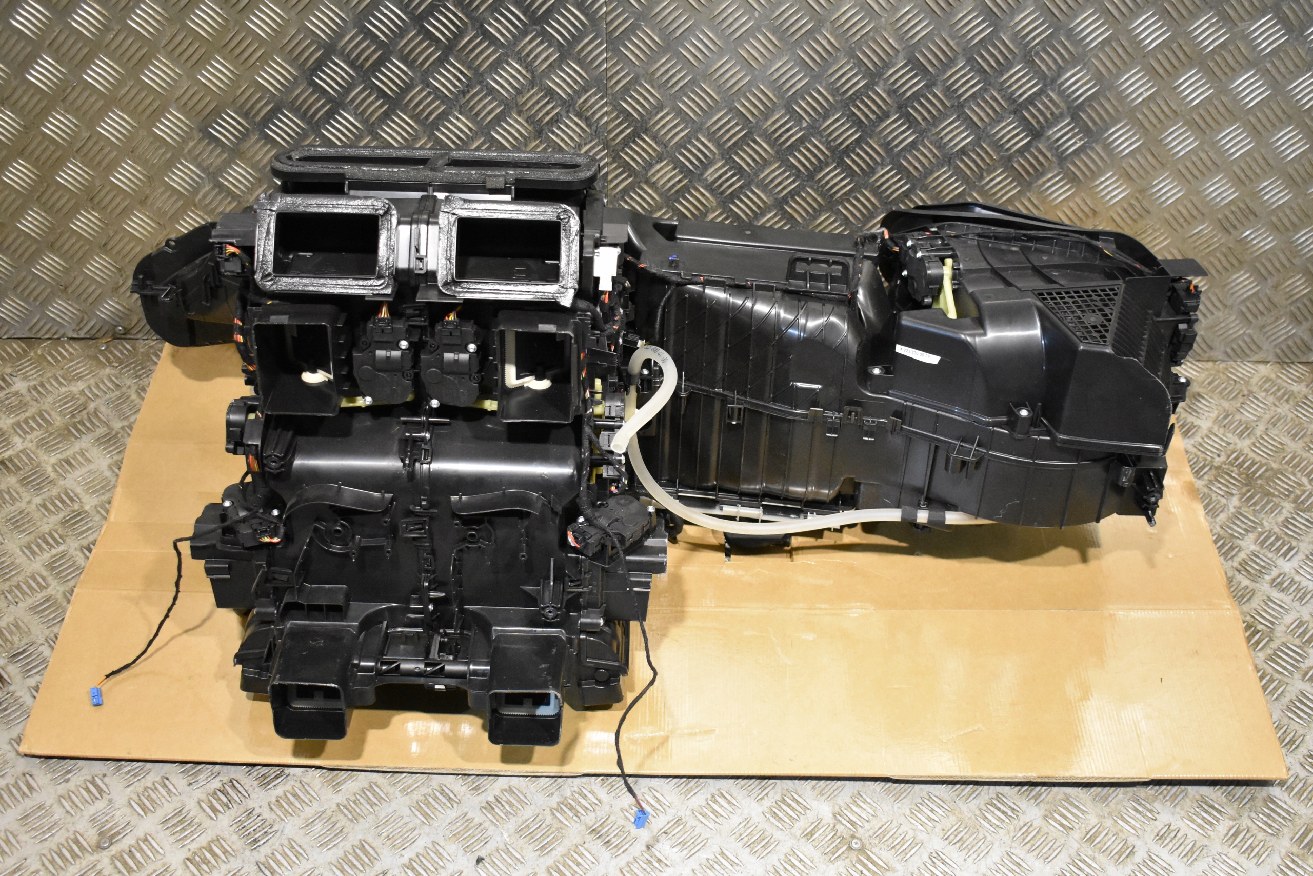 IDEALNA ohřívač 4 STREFOWA MERCEDES W223 1