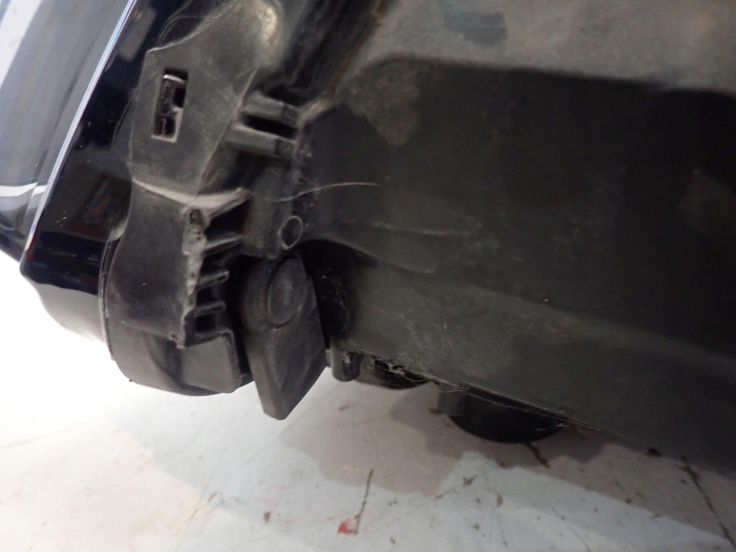light front front right VW SPORTSVAN LIFT 2017