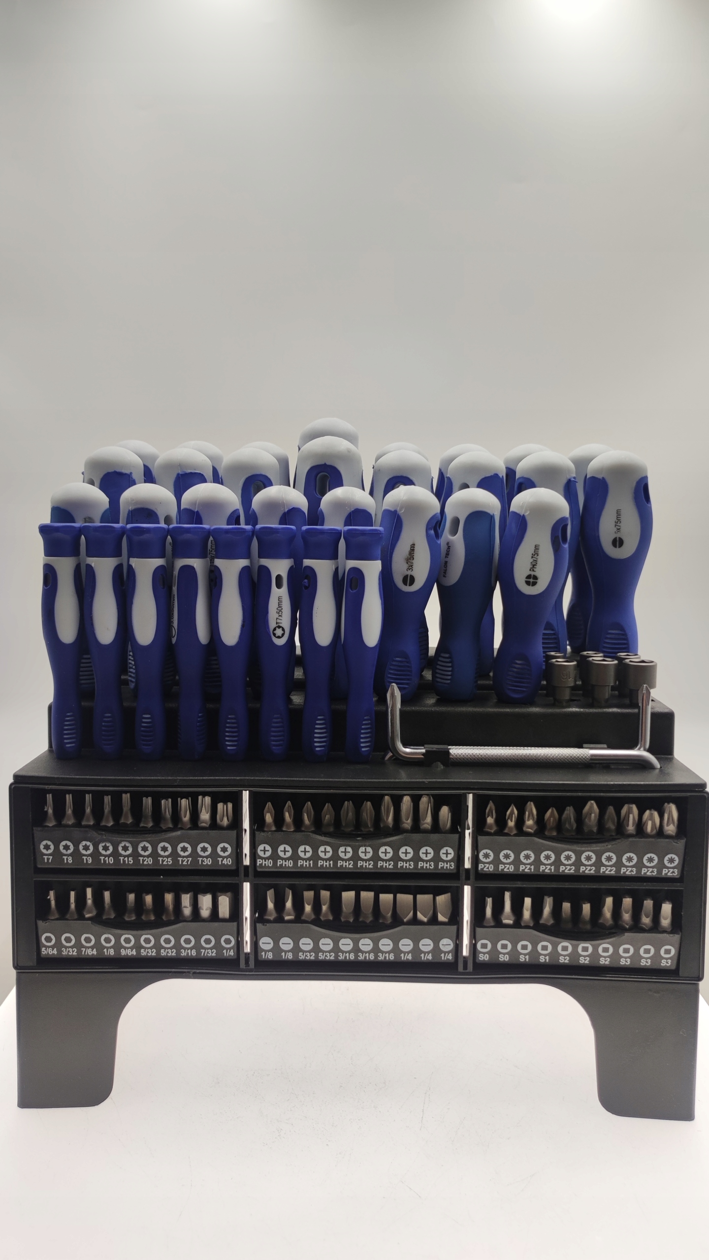 ZESTAW ŚRUBOKRĘTÓW WKRĘTAKÓW BITÓW STOJAK 100-EL