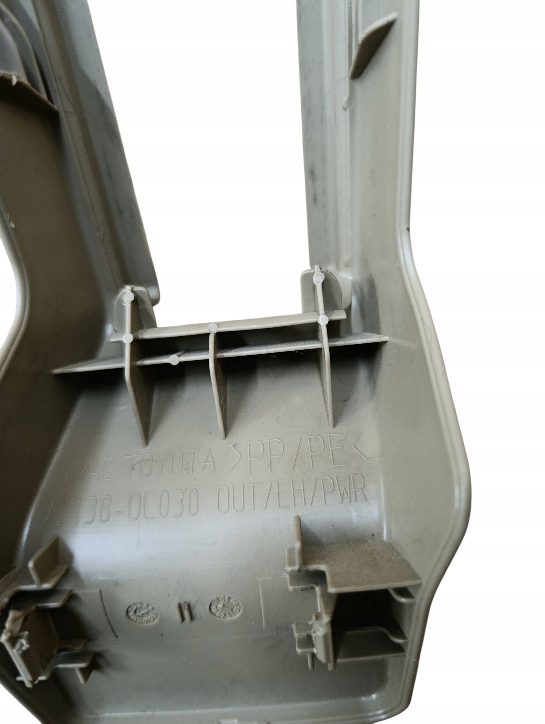 защита задней дивана зад TOYOTA SEQUOIA (XK60) 721380C030