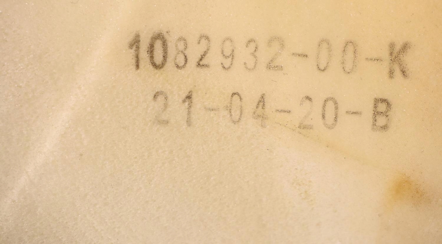 TESLA MODEL 3 TAPICERKA BAGAŻNIKA LEWA TYŁ Typ samochodu 4x4/SUV Samochody osobowe