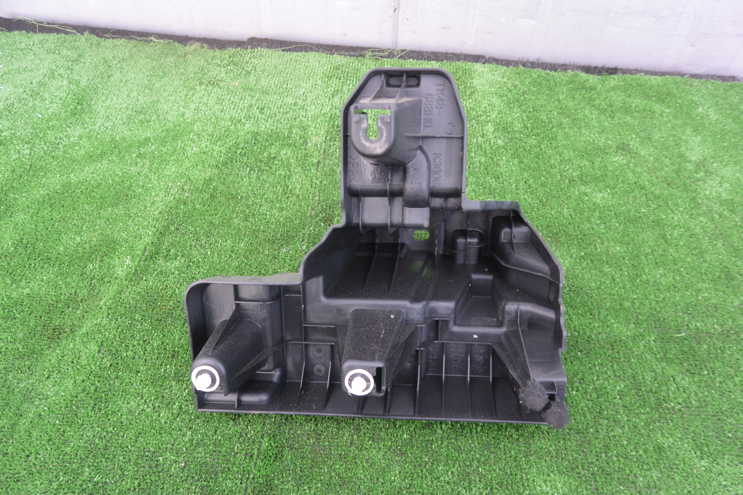bracket of the floor boot MAZDA CX9