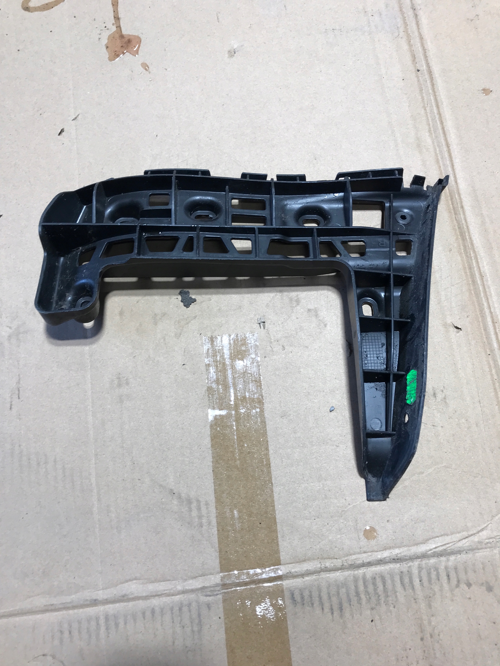 bumper bracket right rear part VW CADDY III 2K5807394B