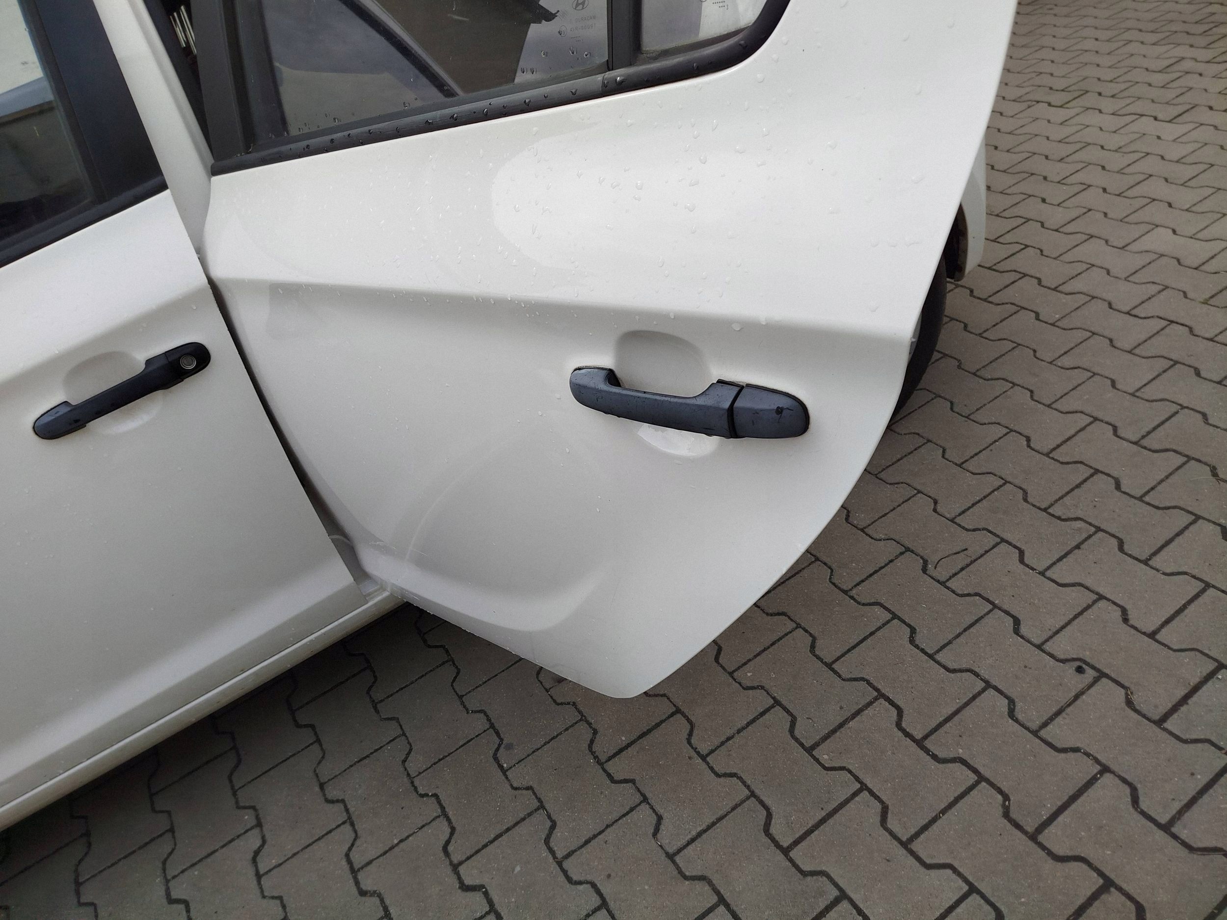 HYUNDAI I20 LIFT Tür links heck PHW 2012-14R