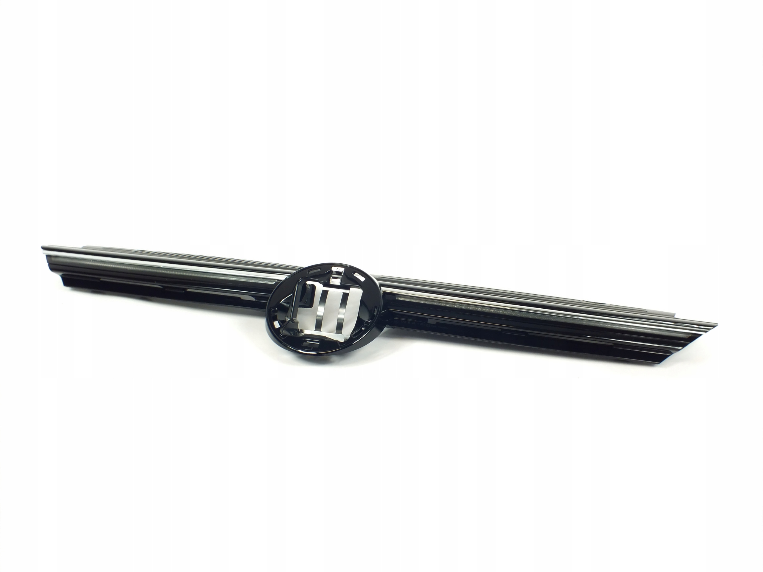 volkswagen oe 5H0853651S решетка радиатора