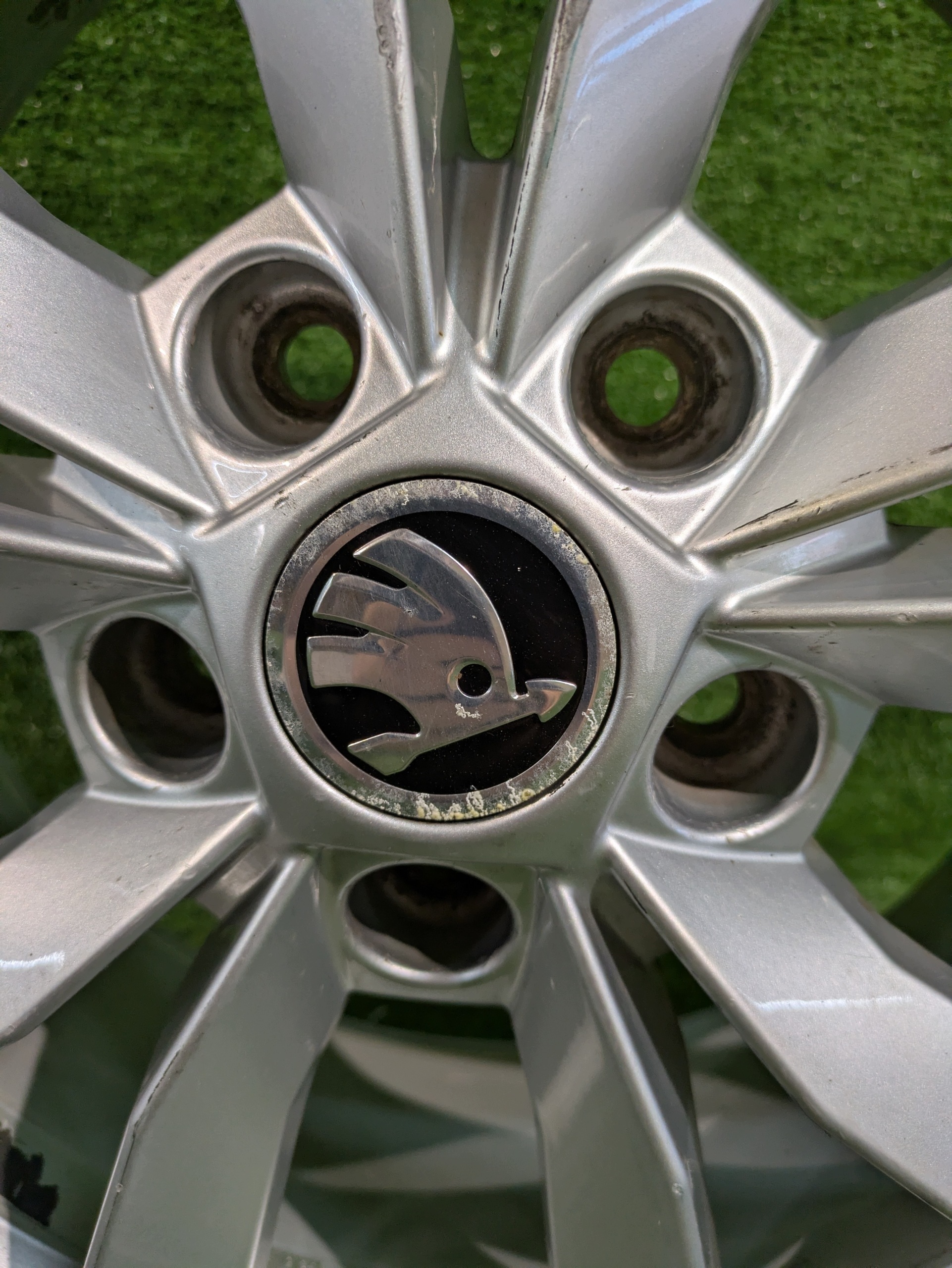 disk disk hliníkový SKODA YETI 5L0 17" x 7J ET45 NR.F288