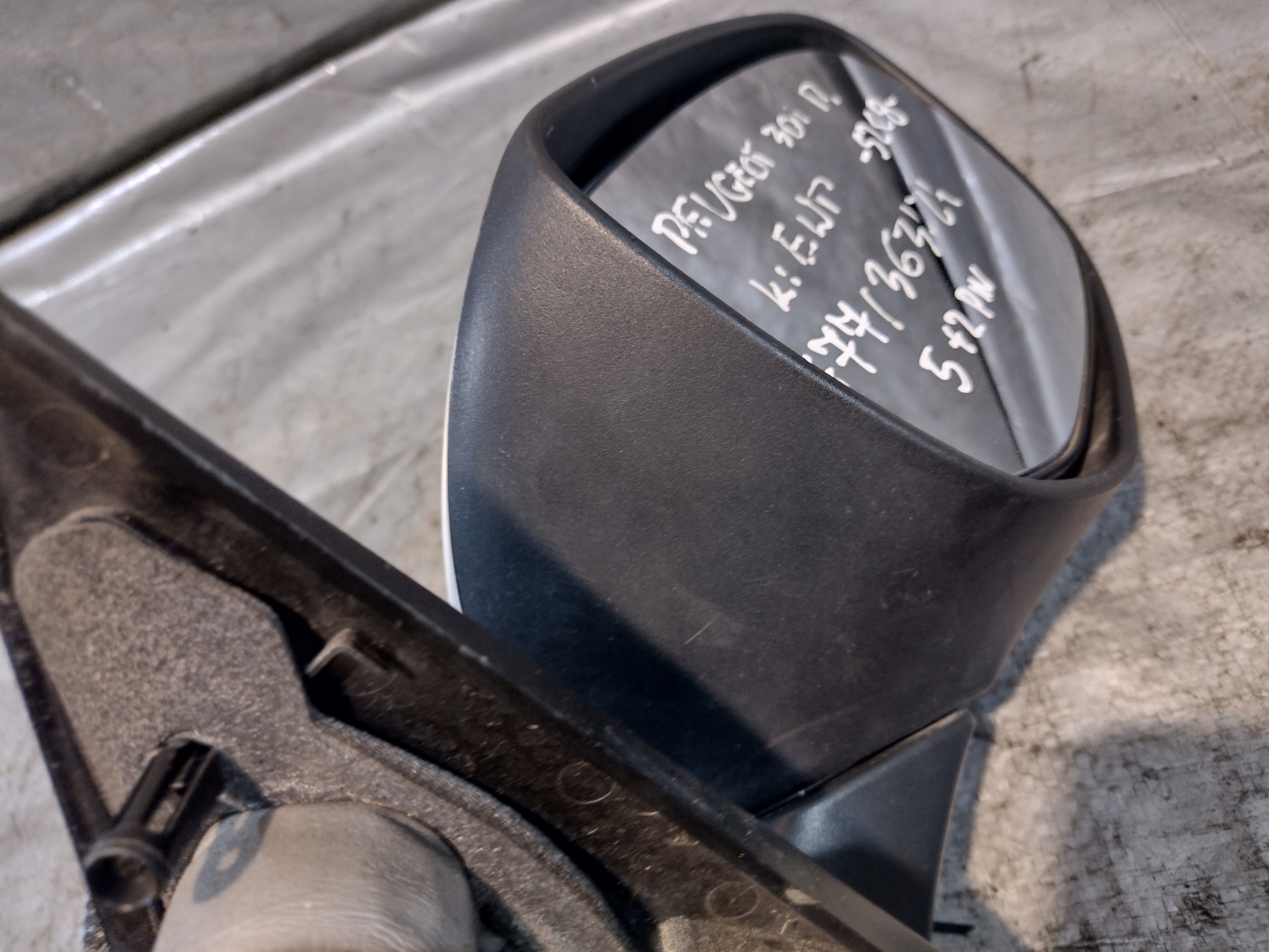 mirror right (5+2pin) Peugeot 301 k: EWP
