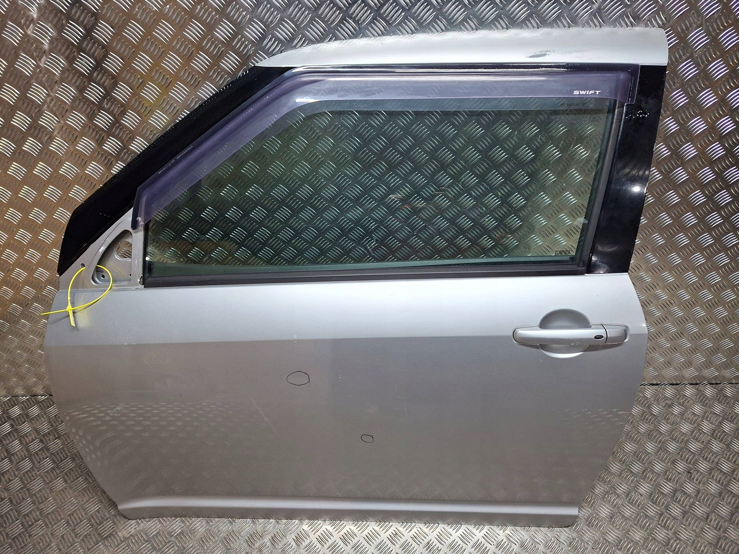 Tür links SUZUKI SWIFT MK6 04-10 3D 3-Tür